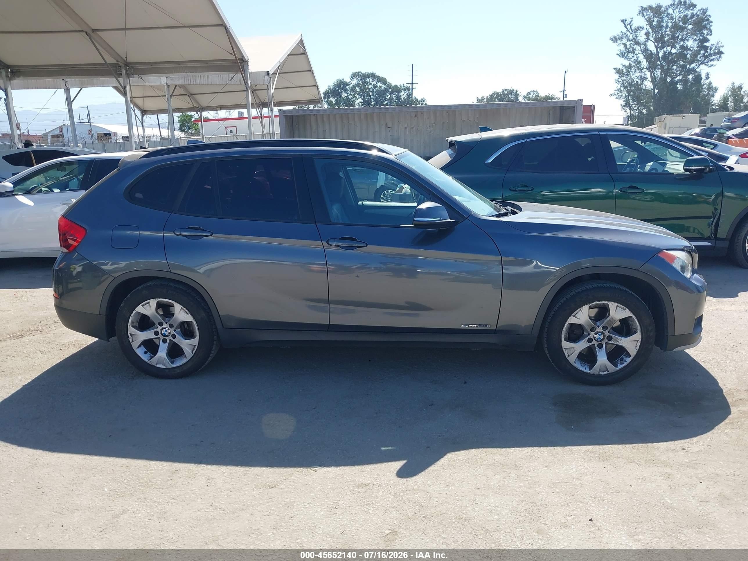 2015 Bmw X1 Sdrive28i Black vin: WBAVM1C58FV318402