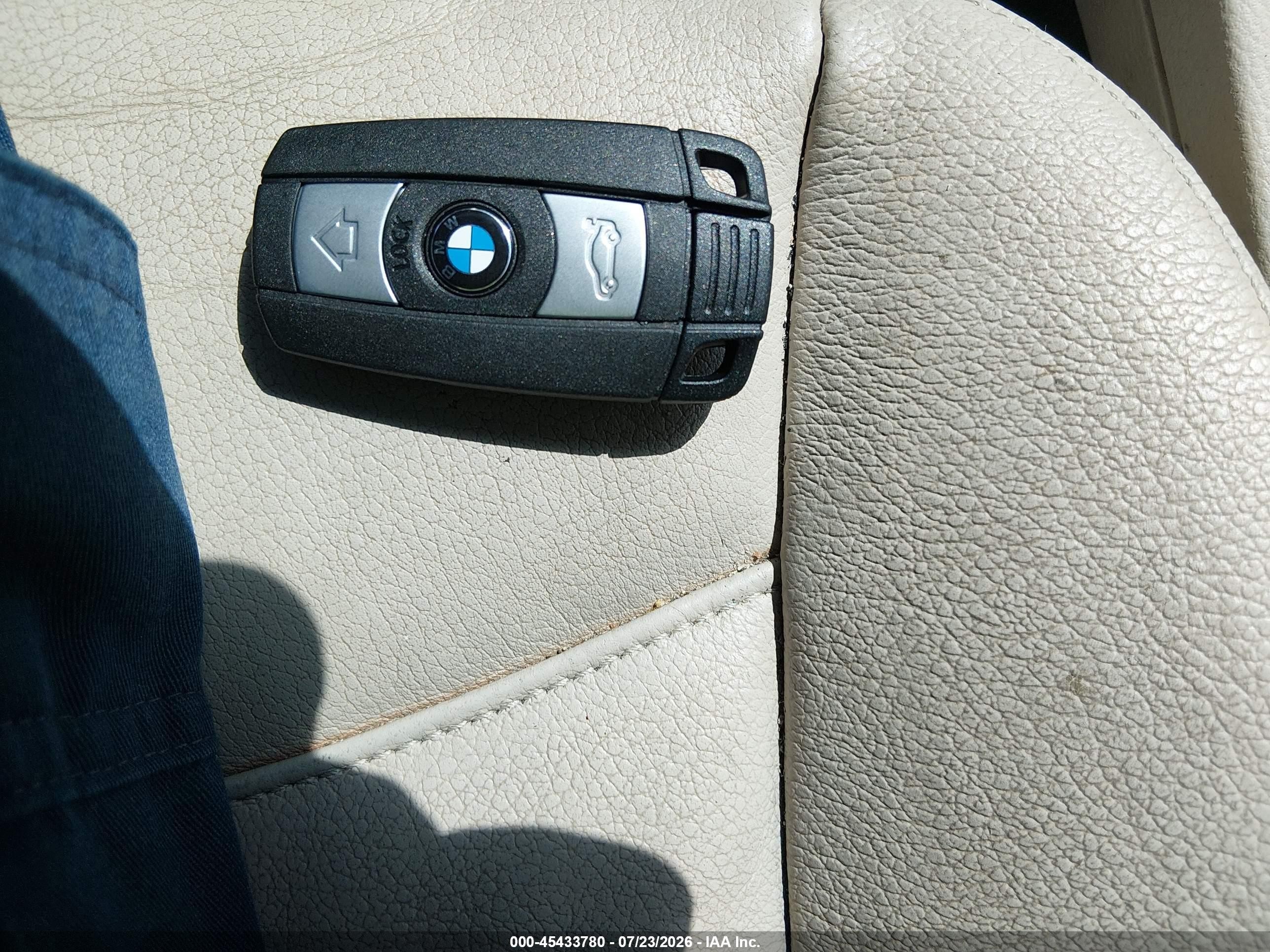 2015 Bmw X1 Sdrive28i Gray vin: WBAVM1C58FVW58780