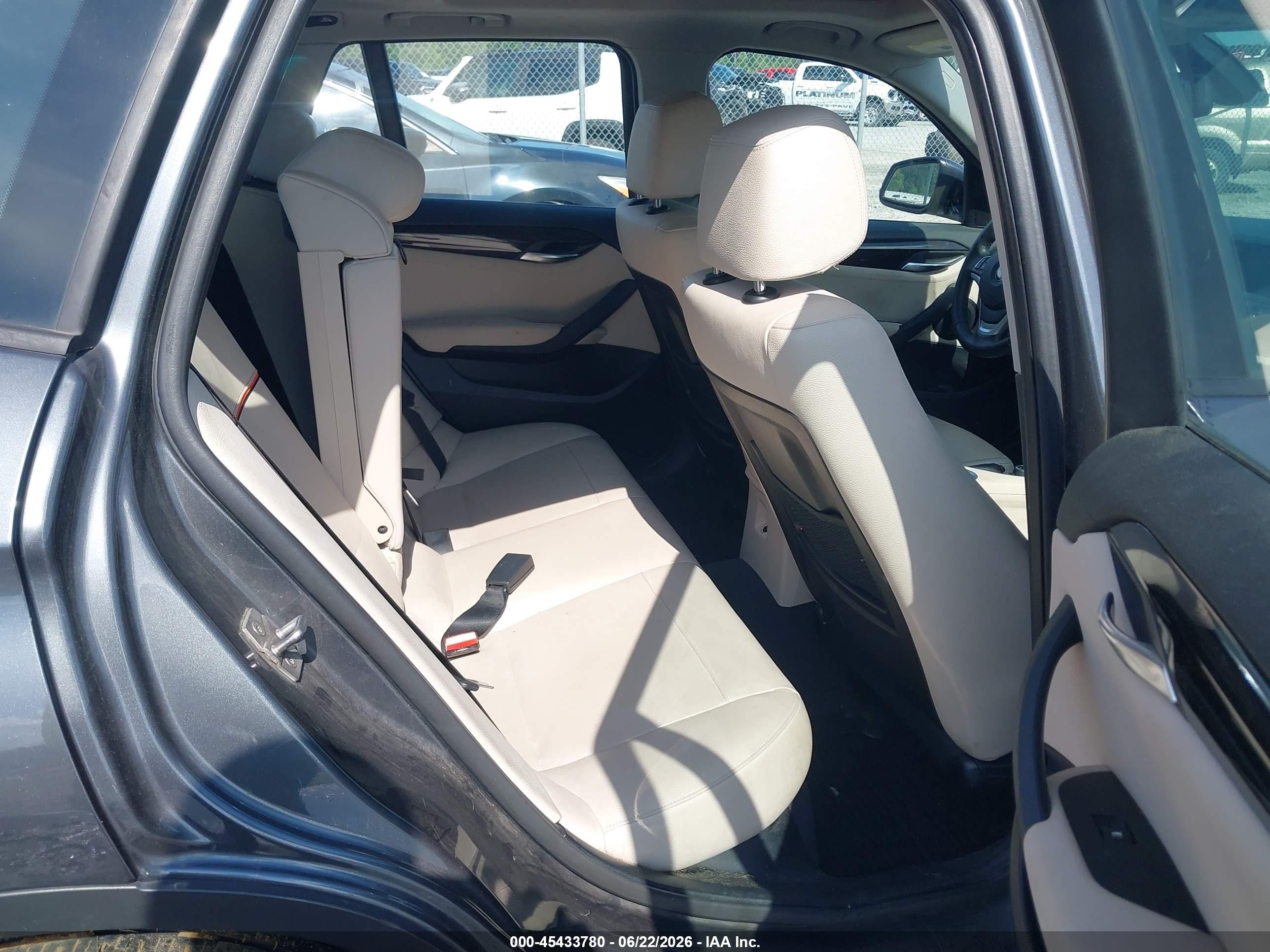 2015 Bmw X1 Sdrive28i Gray vin: WBAVM1C58FVW58780