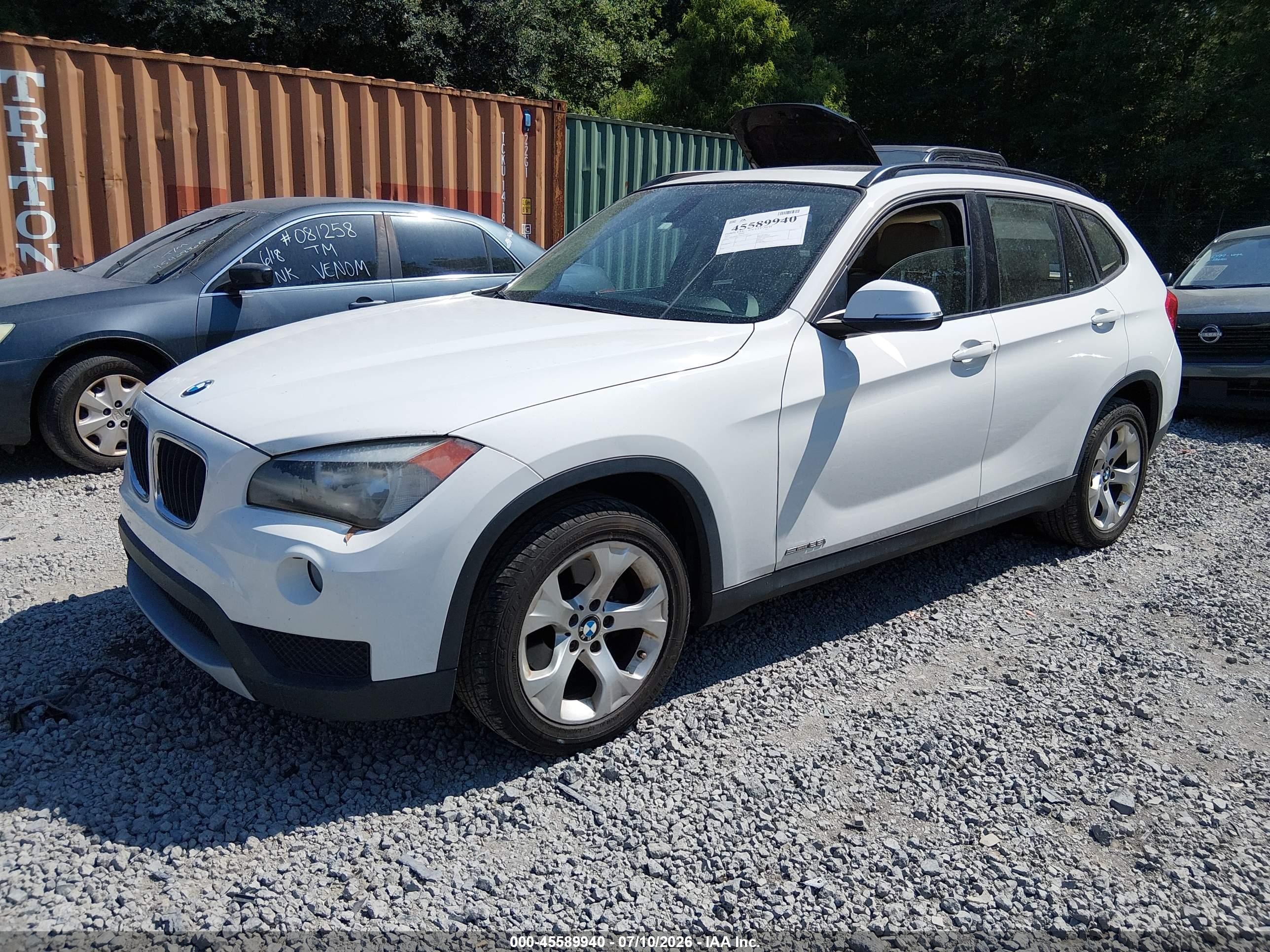 2013 Bmw X1 Sdrive28i Белый vin: WBAVM1C59DVW42827