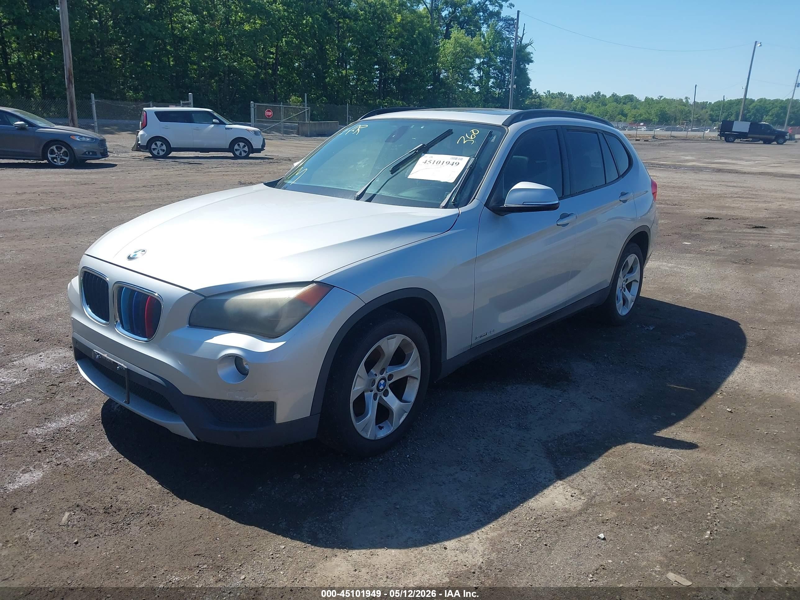 2013 Bmw X1 Sdrive28i Silver vin: WBAVM1C59DVW45128