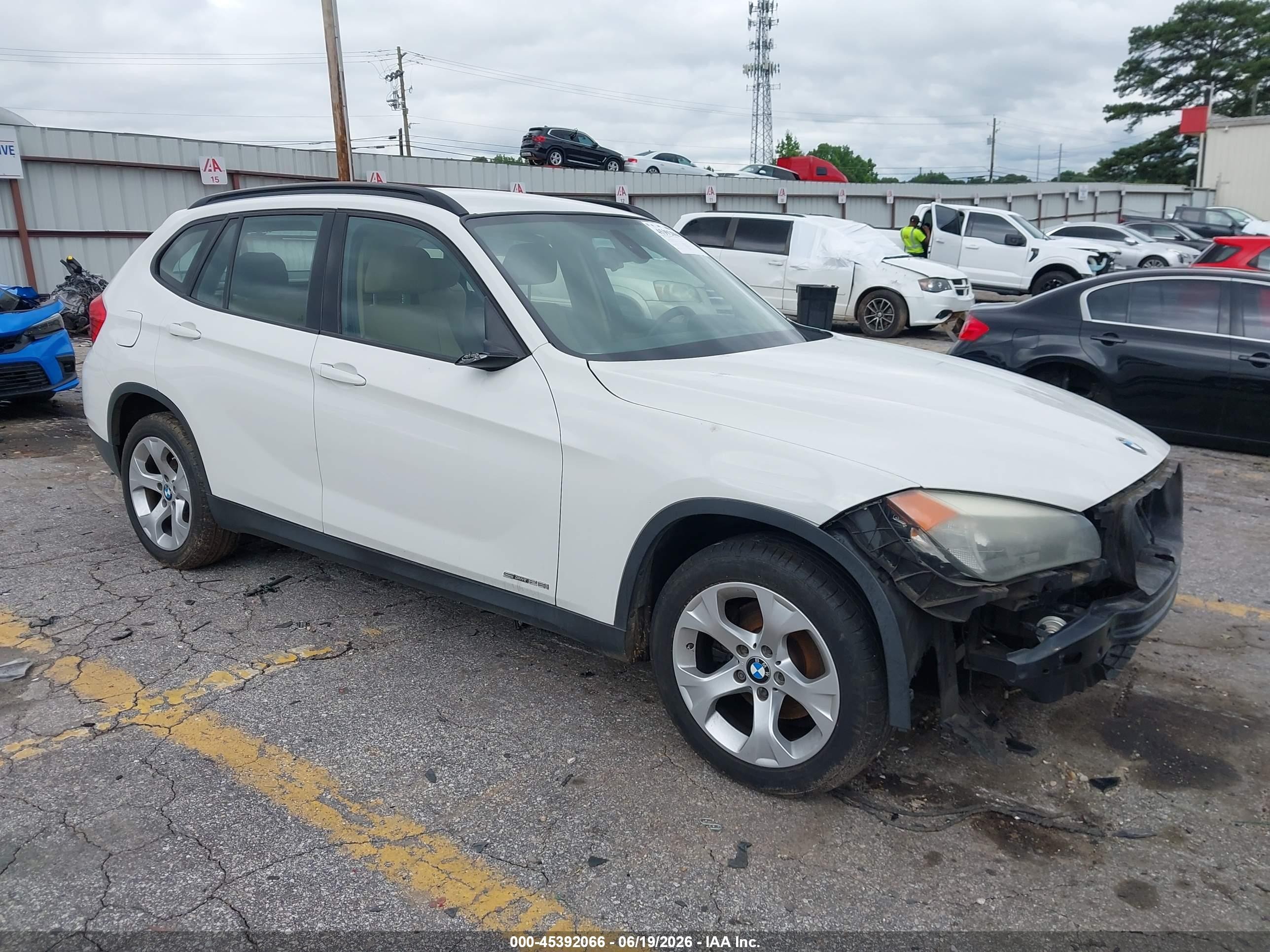 2014 Bmw X1 Sdrive28i Белый vin: WBAVM1C59EVW50279