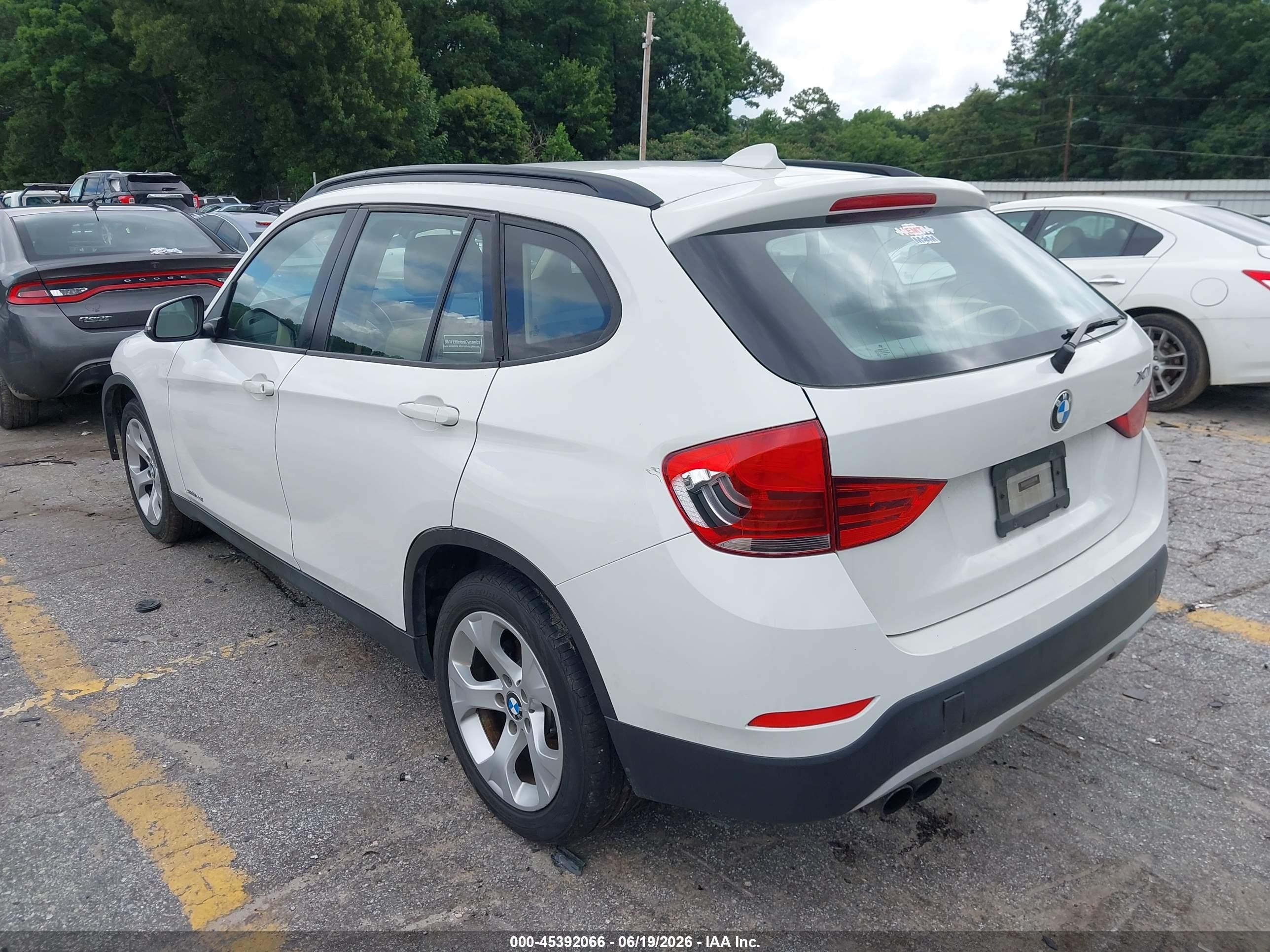 2014 Bmw X1 Sdrive28i White vin: WBAVM1C59EVW50279