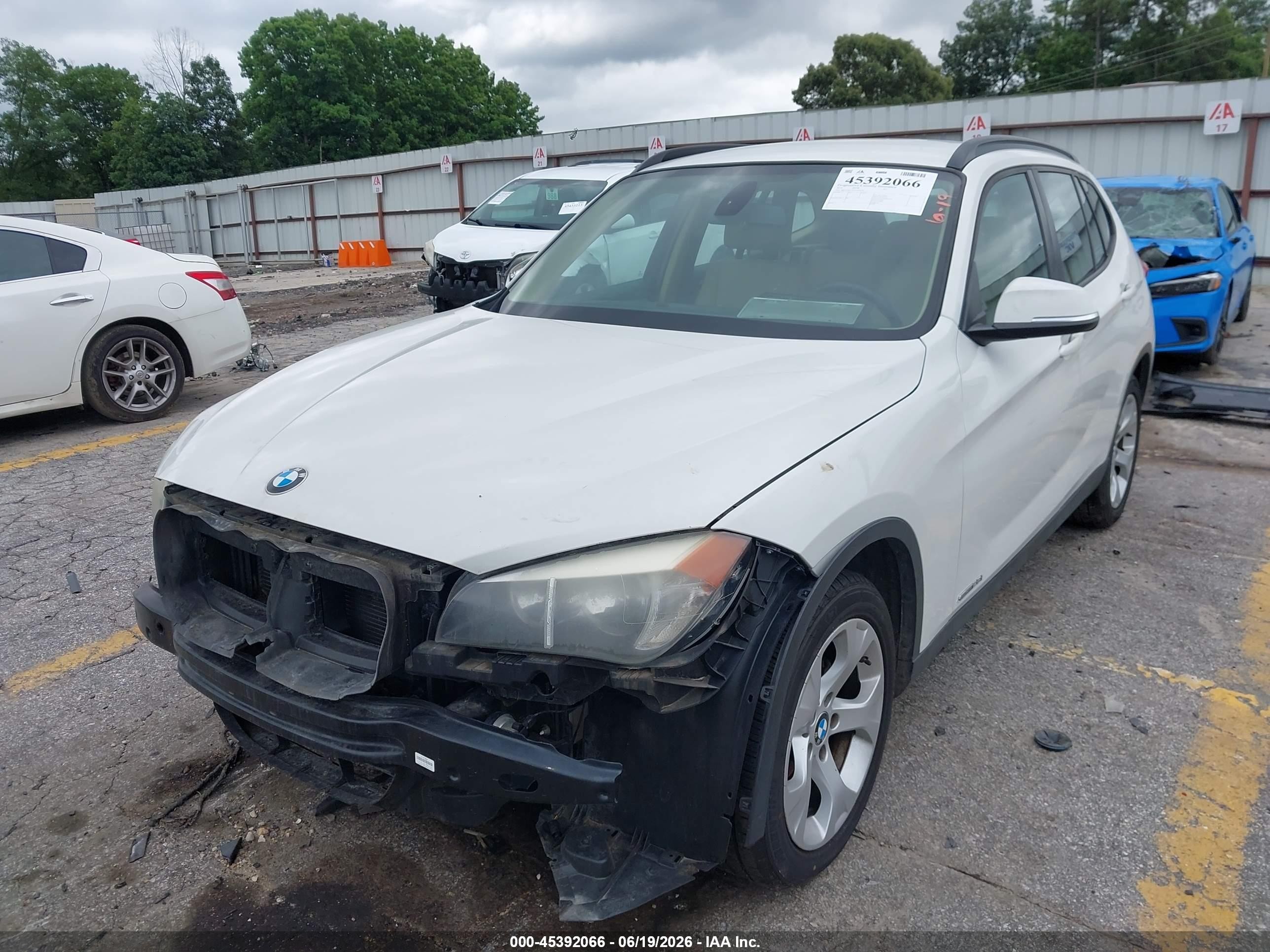 2014 Bmw X1 Sdrive28i White vin: WBAVM1C59EVW50279