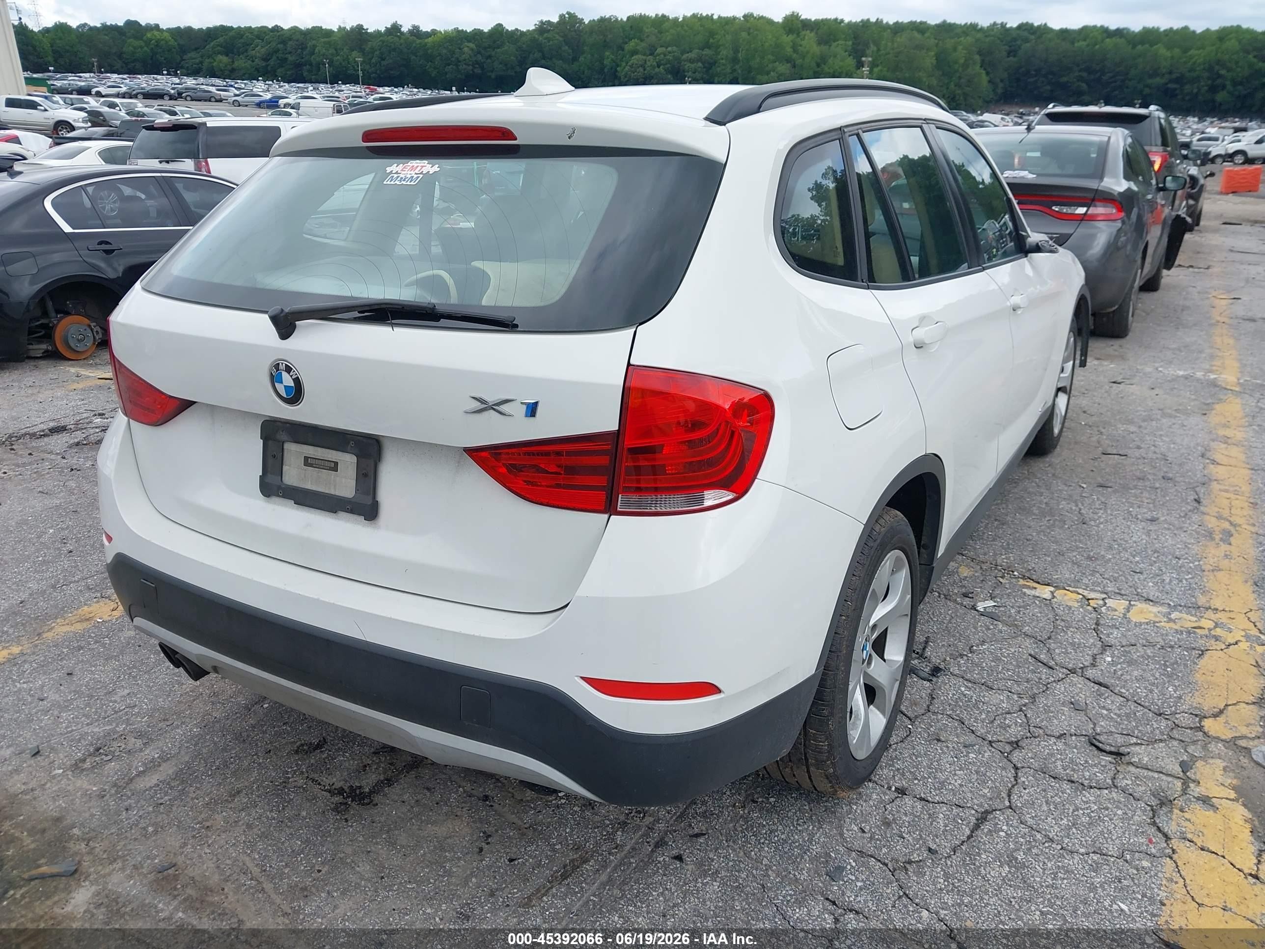 2014 Bmw X1 Sdrive28i White vin: WBAVM1C59EVW50279