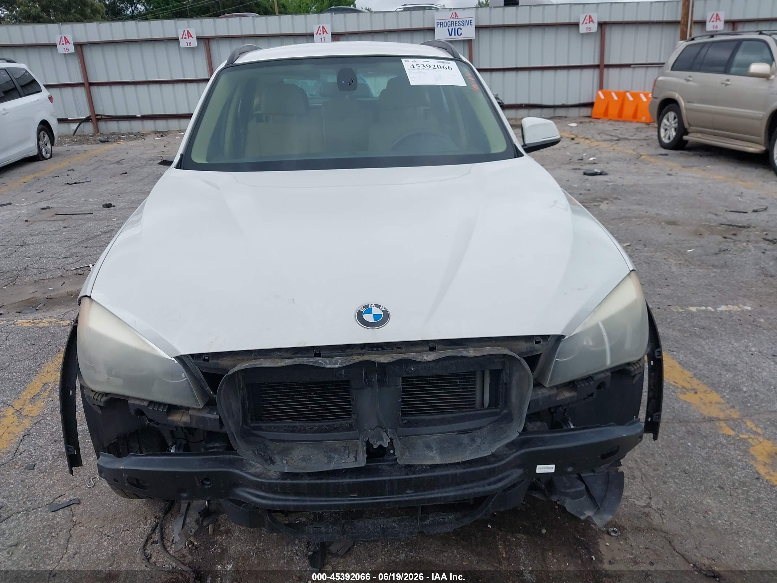 2014 Bmw X1 Sdrive28i White vin: WBAVM1C59EVW50279