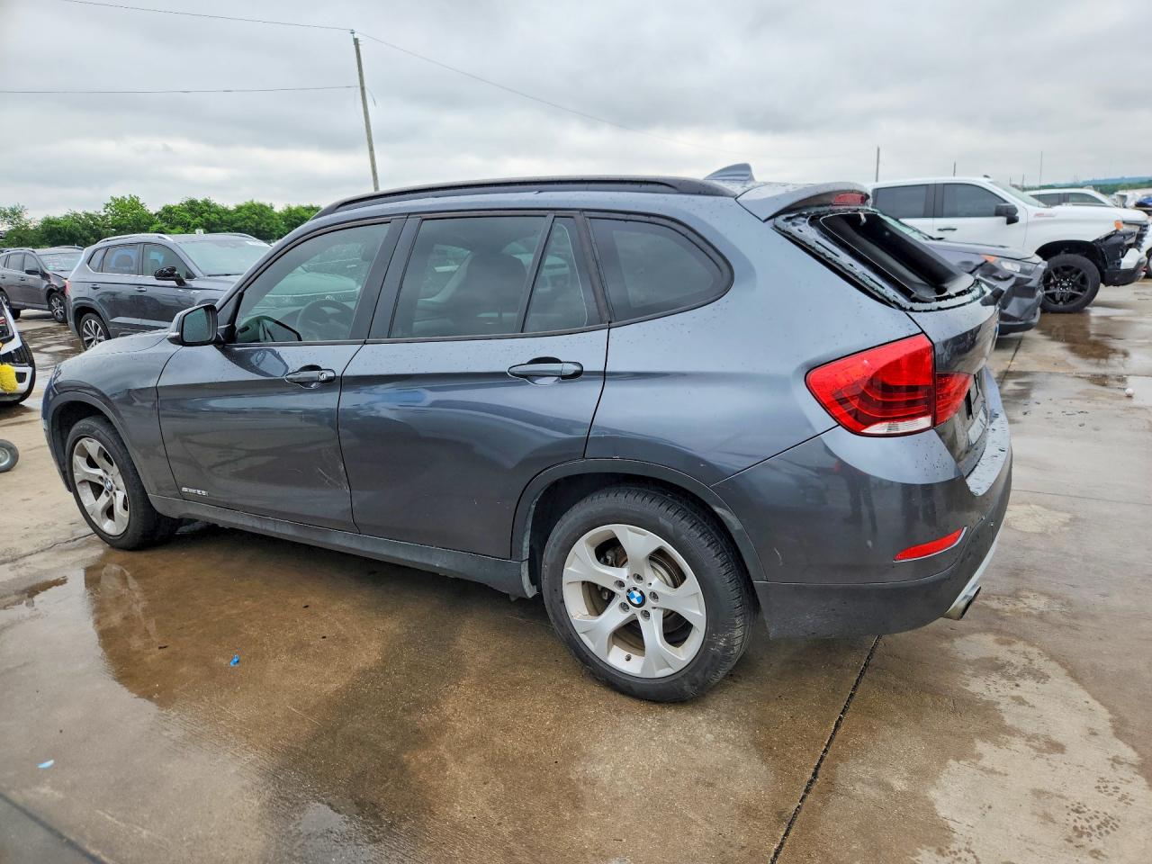 2015 Bmw X1 Sdrive28i Gray vin: WBAVM1C59FV318571