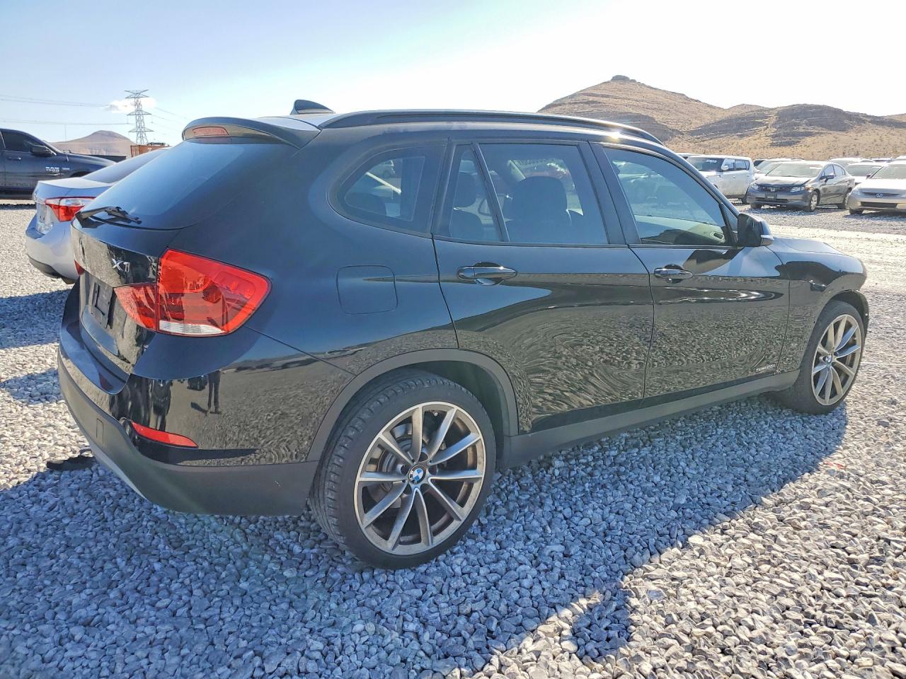 2015 Bmw X1 Sdrive28i Black vin: WBAVM1C59FVZ94163