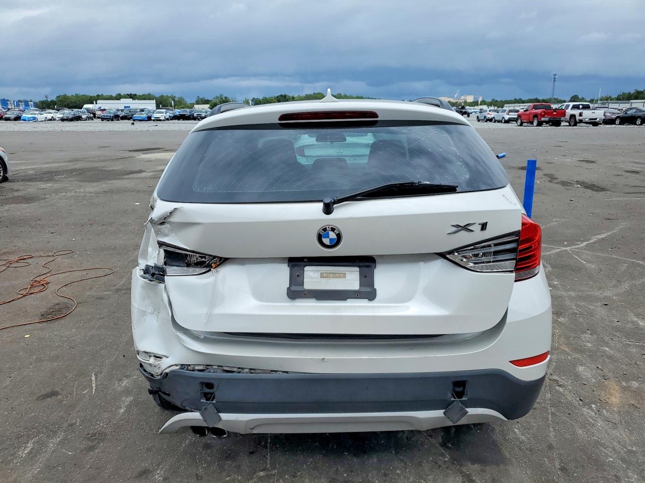 2015 Bmw X1 Sdrive28i White vin: WBAVM1C59FVZ94521