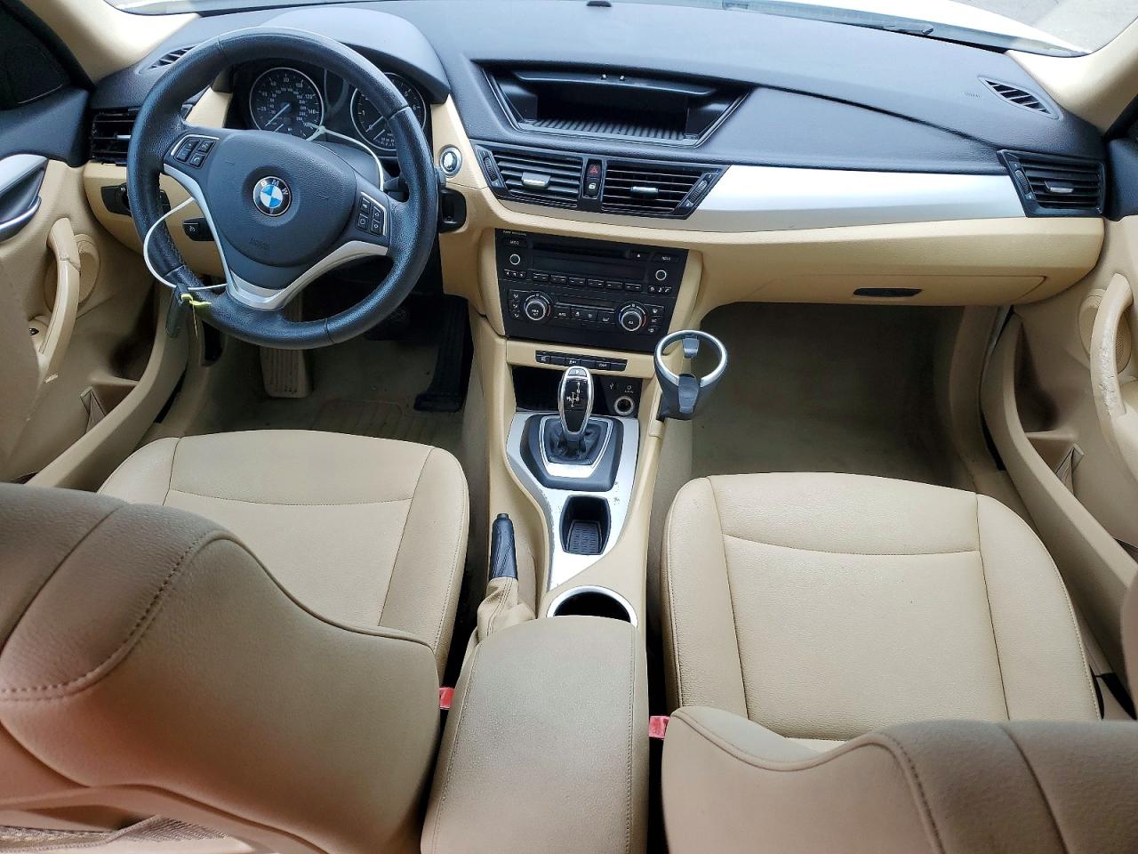 2015 Bmw X1 Sdrive28i White vin: WBAVM1C59FVZ94521