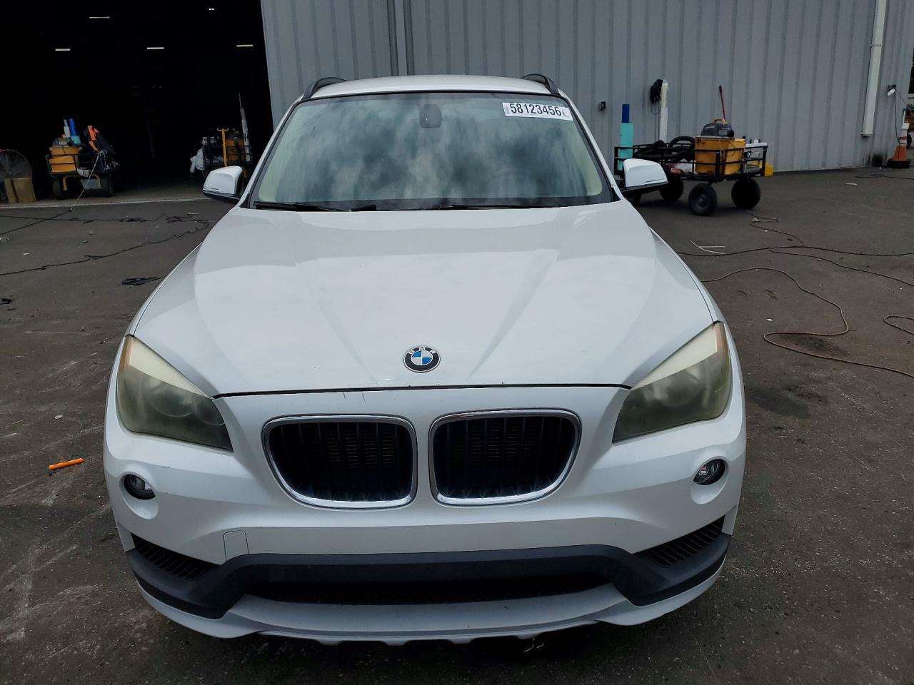 2015 Bmw X1 Sdrive28i White vin: WBAVM1C59FVZ94521