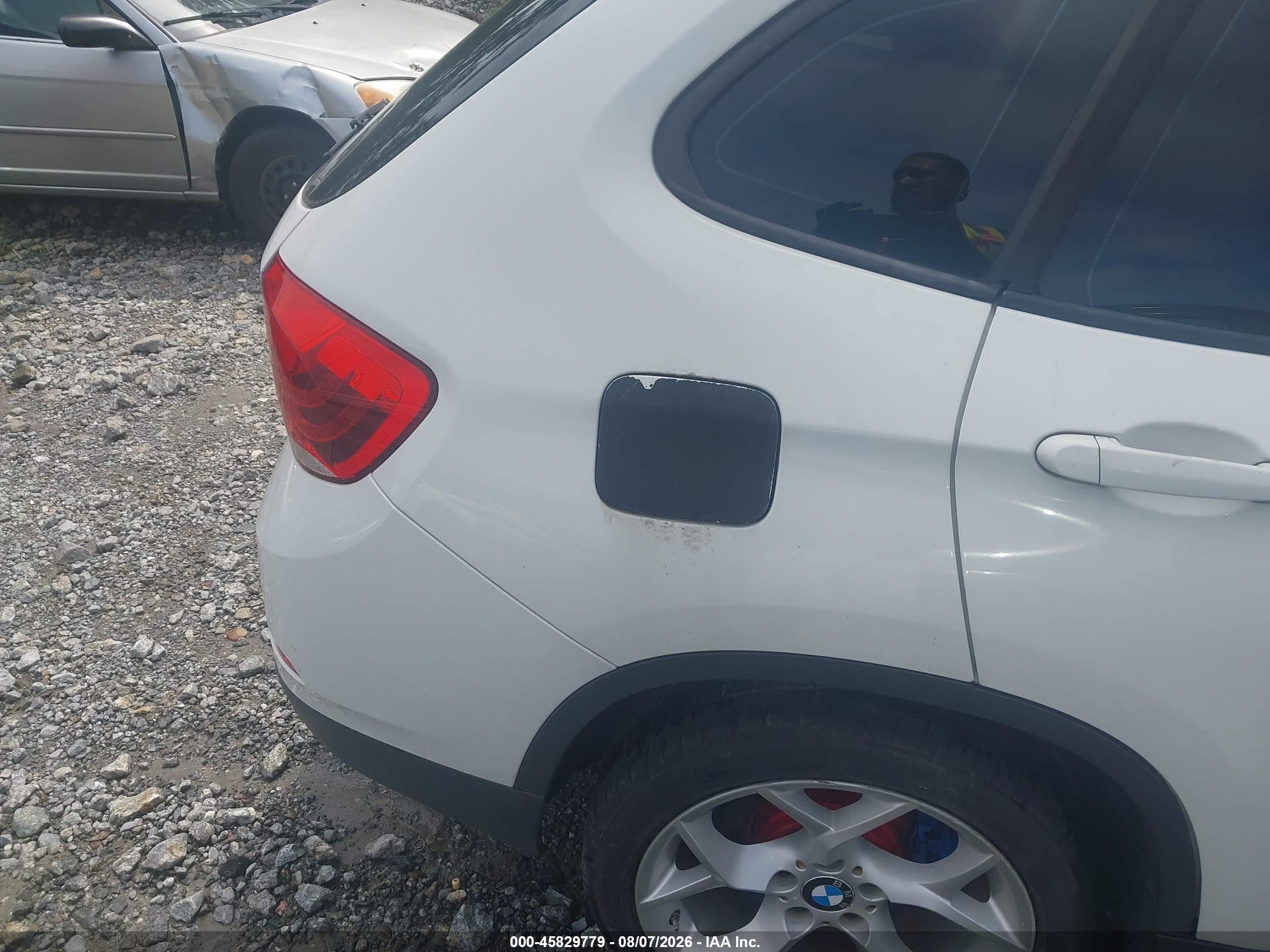 2014 Bmw X1 Sdrive28i White vin: WBAVM1C5XEVW47682