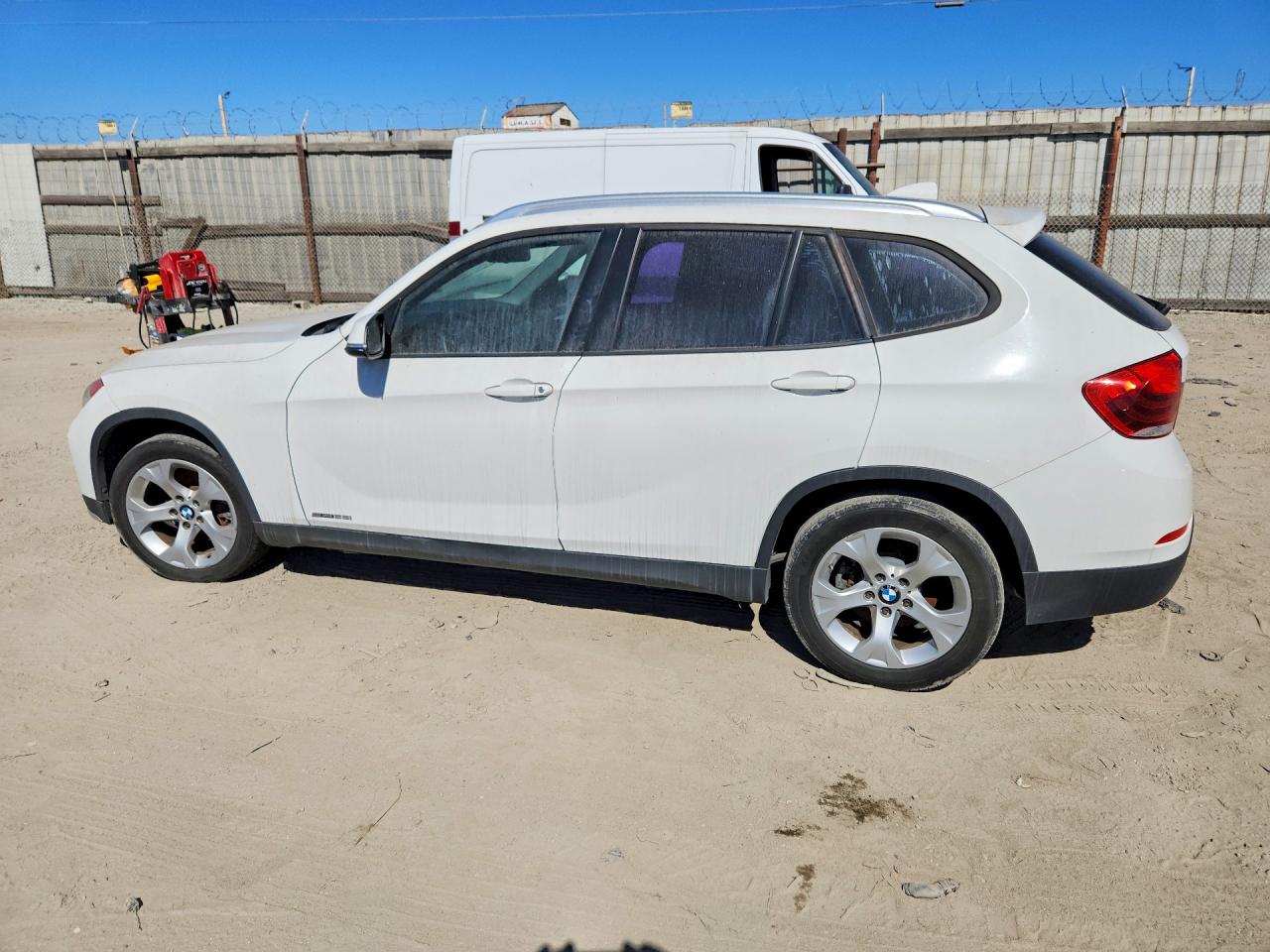 2015 Bmw X1 Sdrive28i White vin: WBAVM1C5XFVW57386