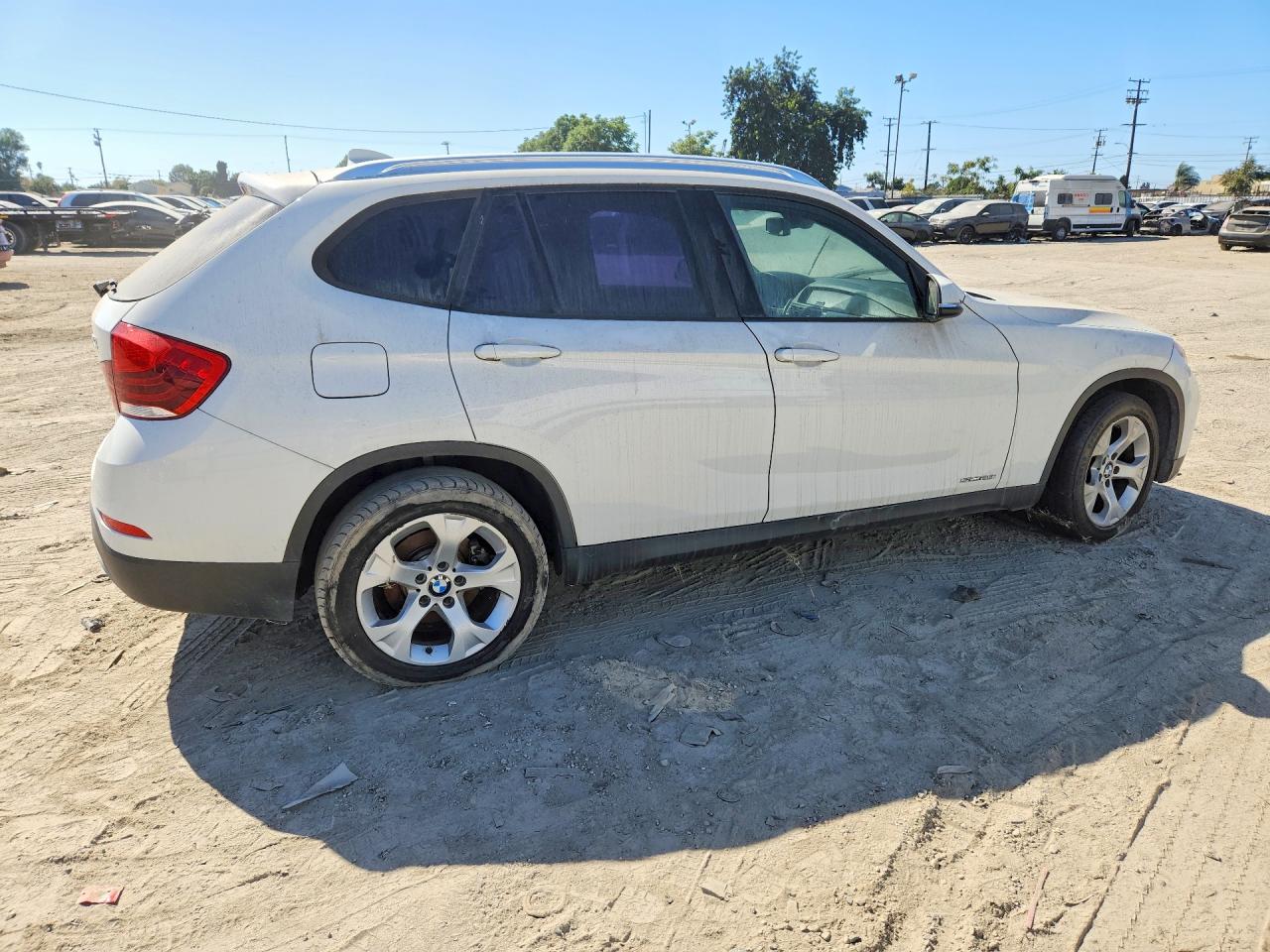 2015 Bmw X1 Sdrive28i White vin: WBAVM1C5XFVW57386
