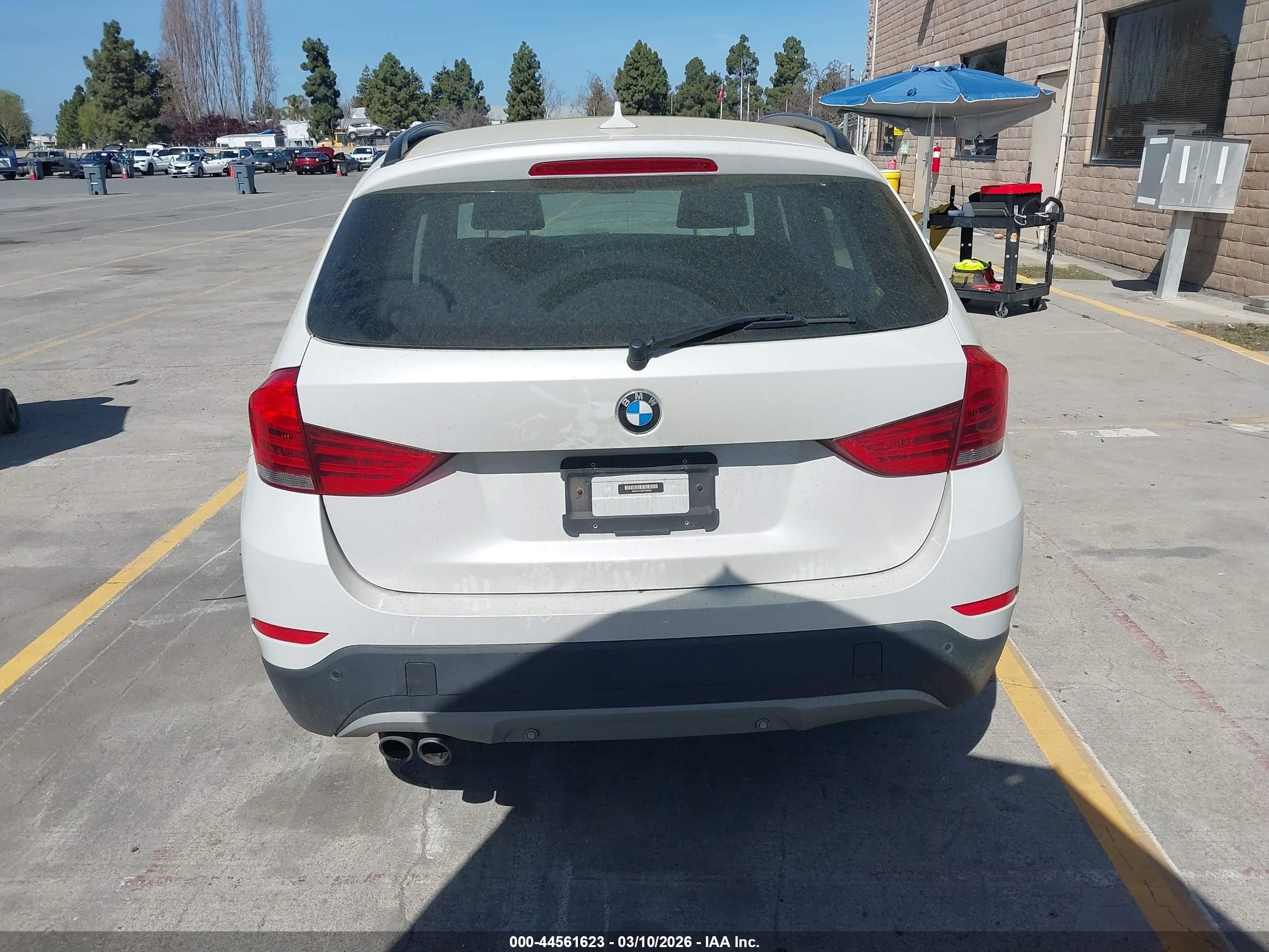 2015 Bmw X1 Sdrive28i White vin: WBAVM1C5XFVZ94382