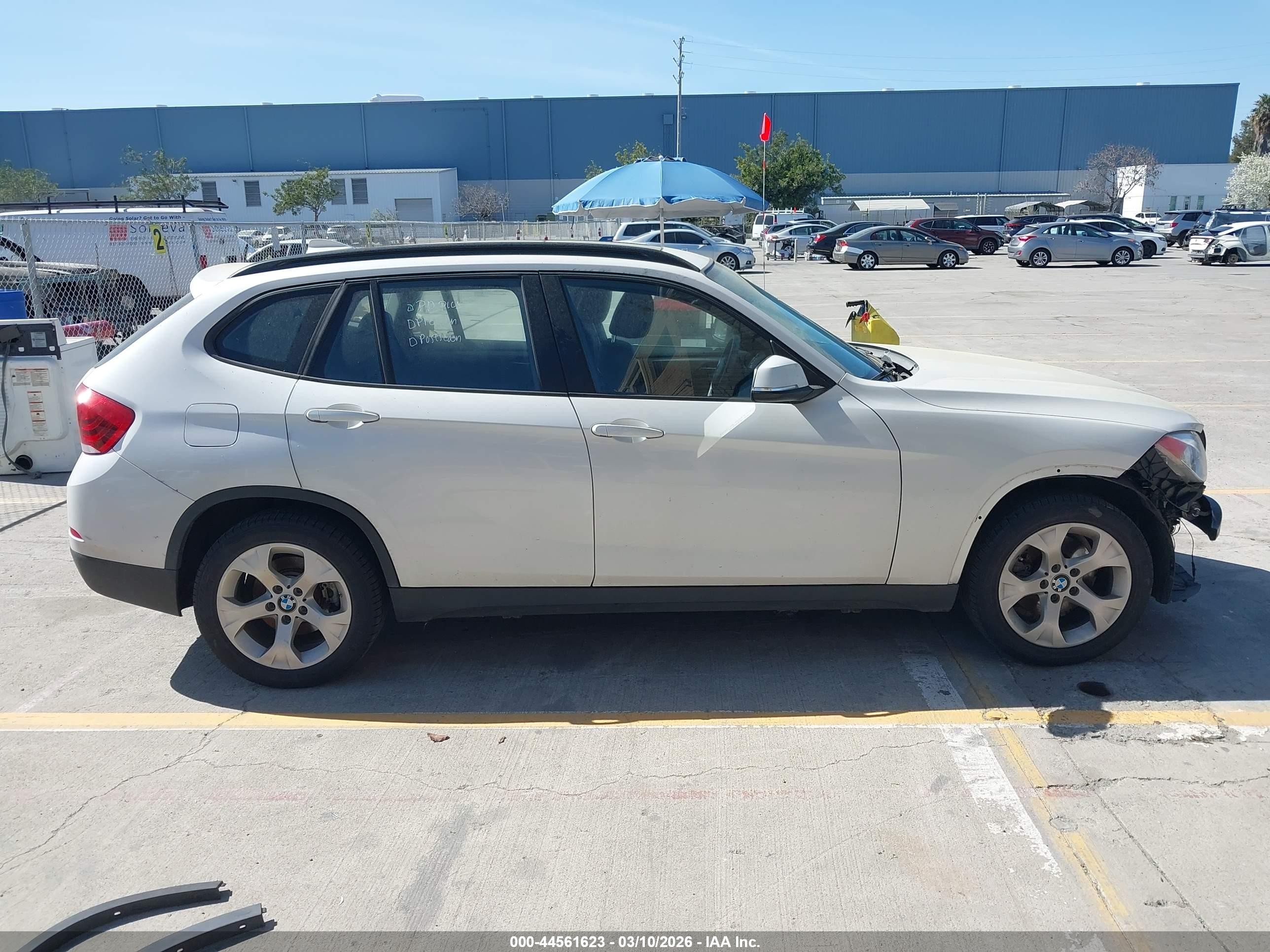 2015 Bmw X1 Sdrive28i White vin: WBAVM1C5XFVZ94382