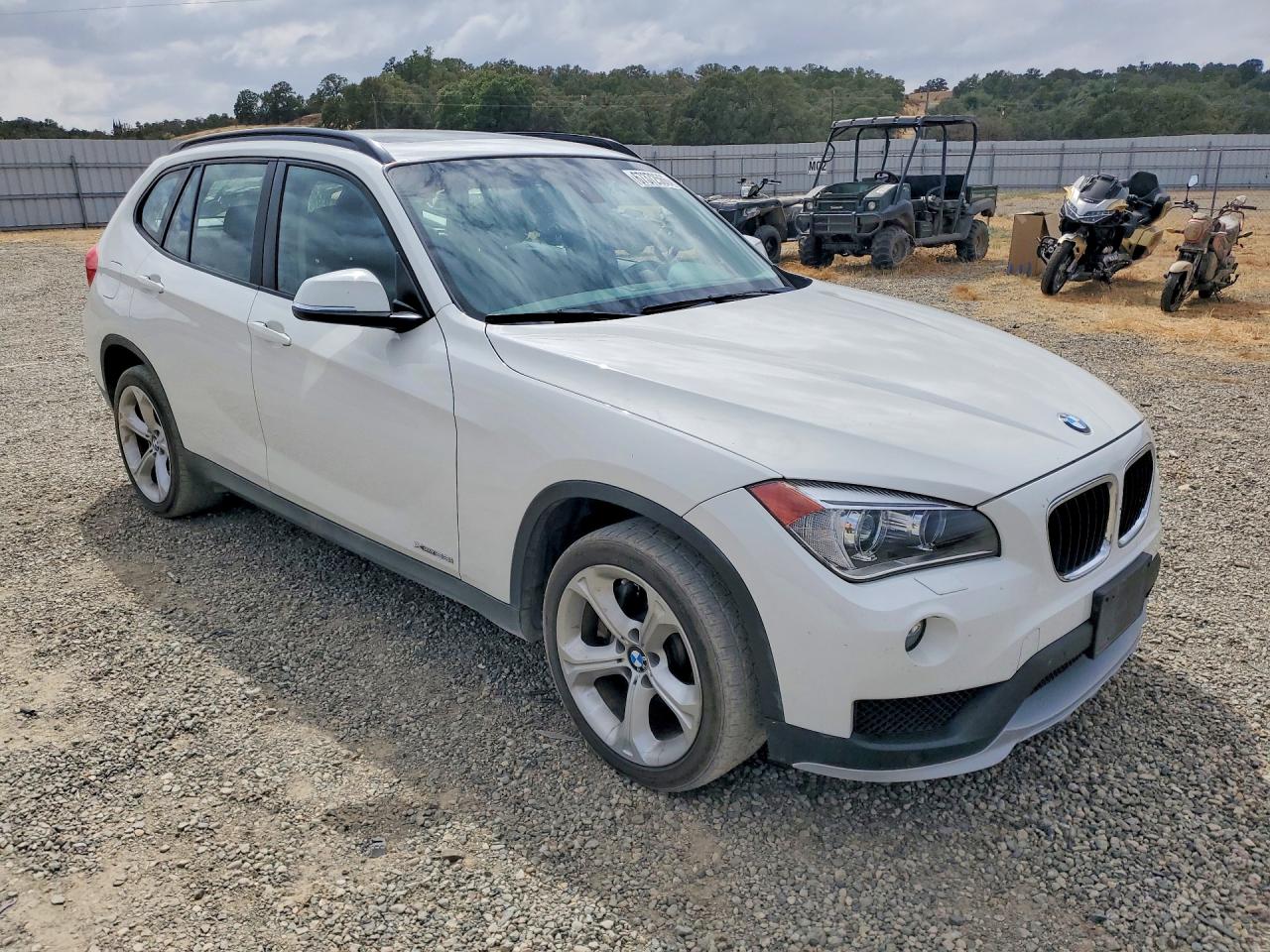 2015 Bmw X1 Xdrive35i White vin: WBAVM5C54FVV94700