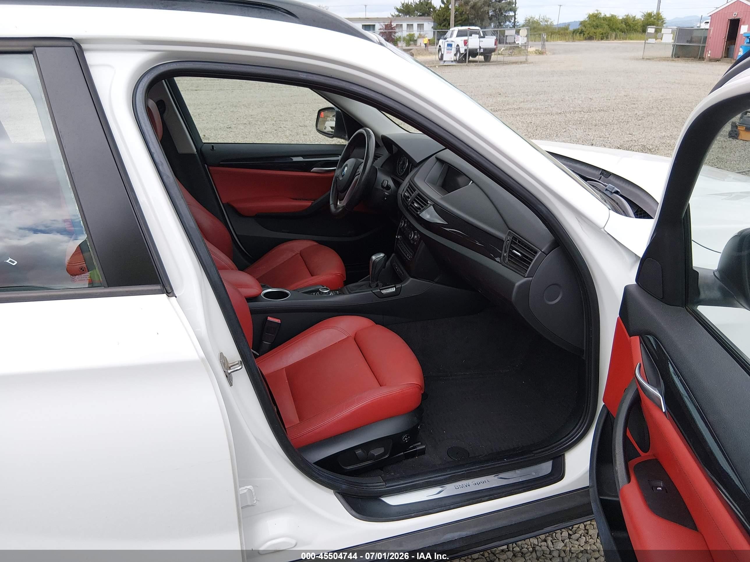 2013 Bmw X1 Xdrive35i Белый vin: WBAVM5C58DVV90808