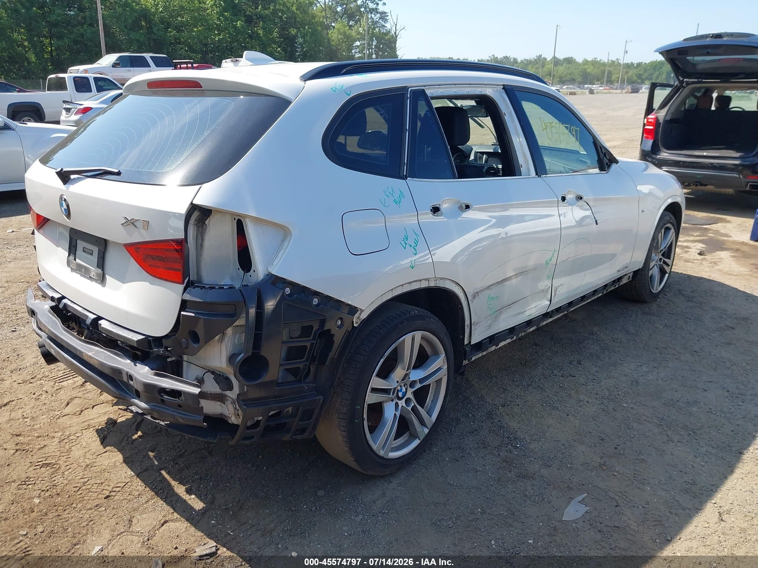 2015 Bmw X1 Xdrive35i White vin: WBAVM5C5XFVV94619