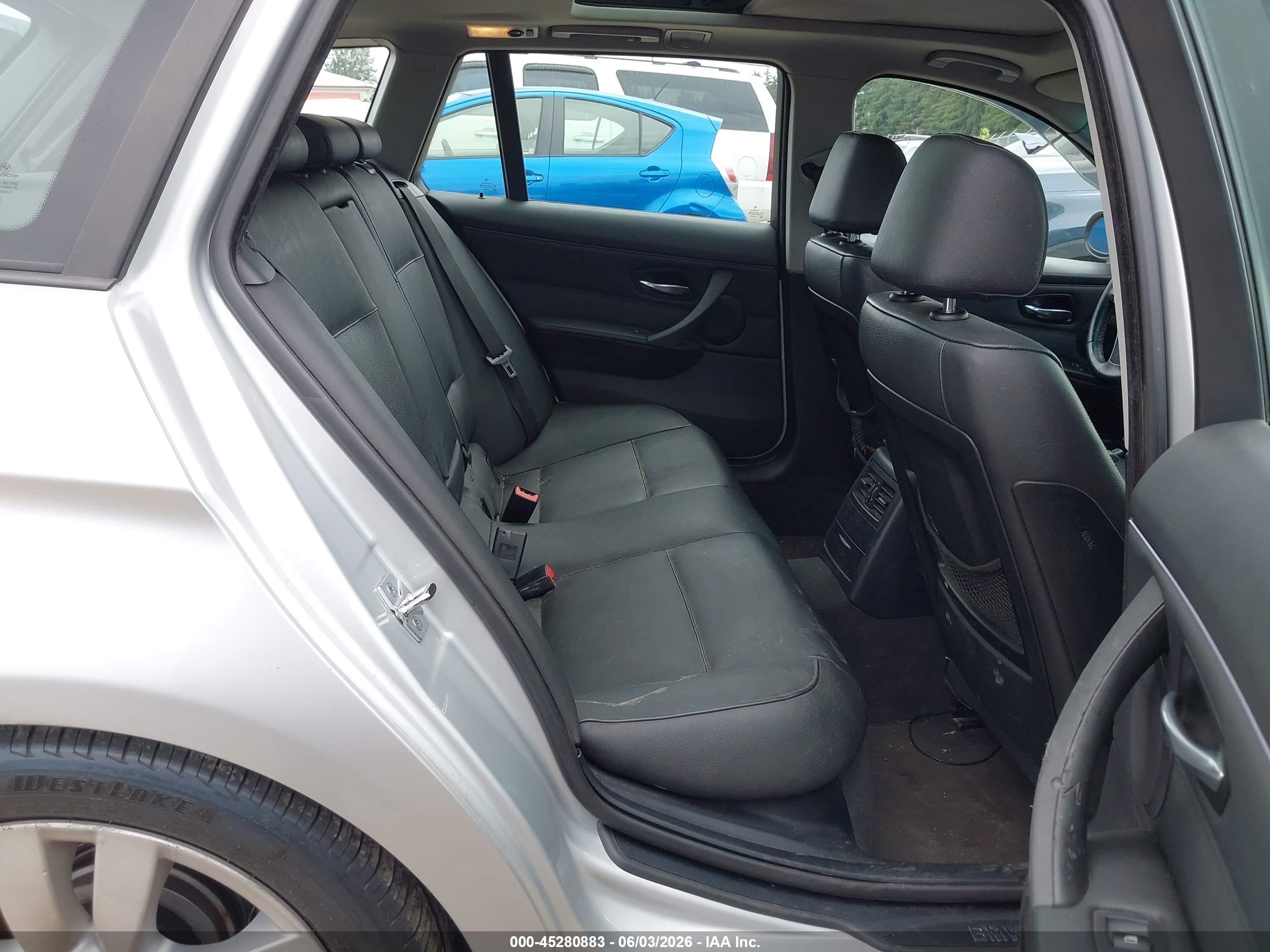 2008 Bmw 328i   Silver vin: WBAVS13598FX17032