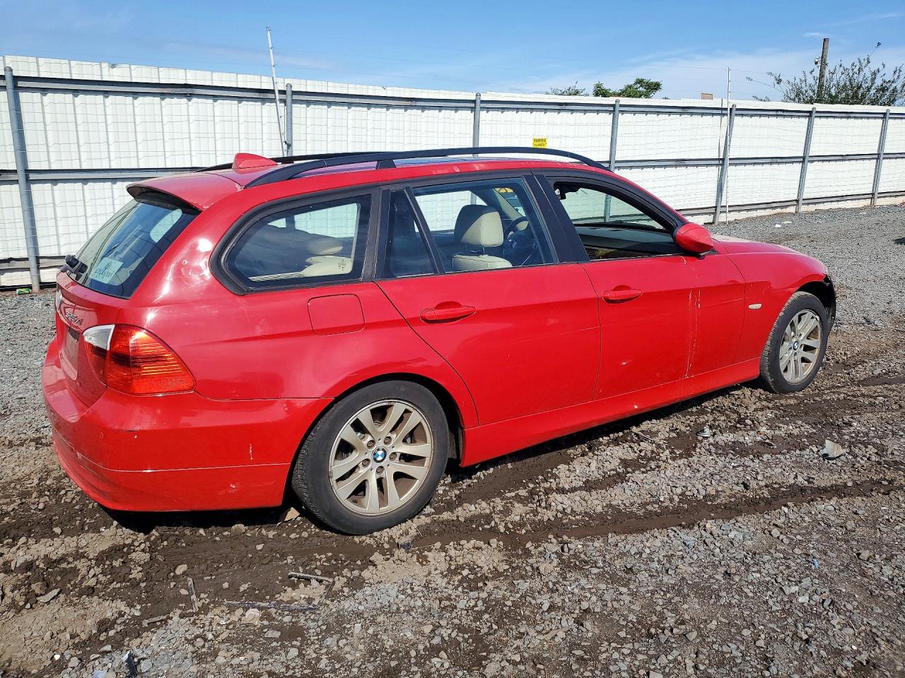 2006 Bmw 325 Xit Red vin: WBAVT13506KW22151