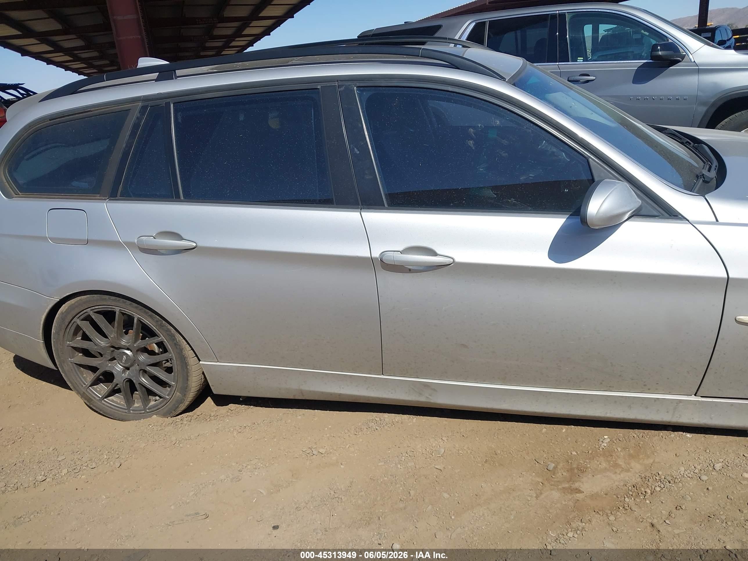 2008 Bmw 328xi   Silver vin: WBAVT735X8FZ38140