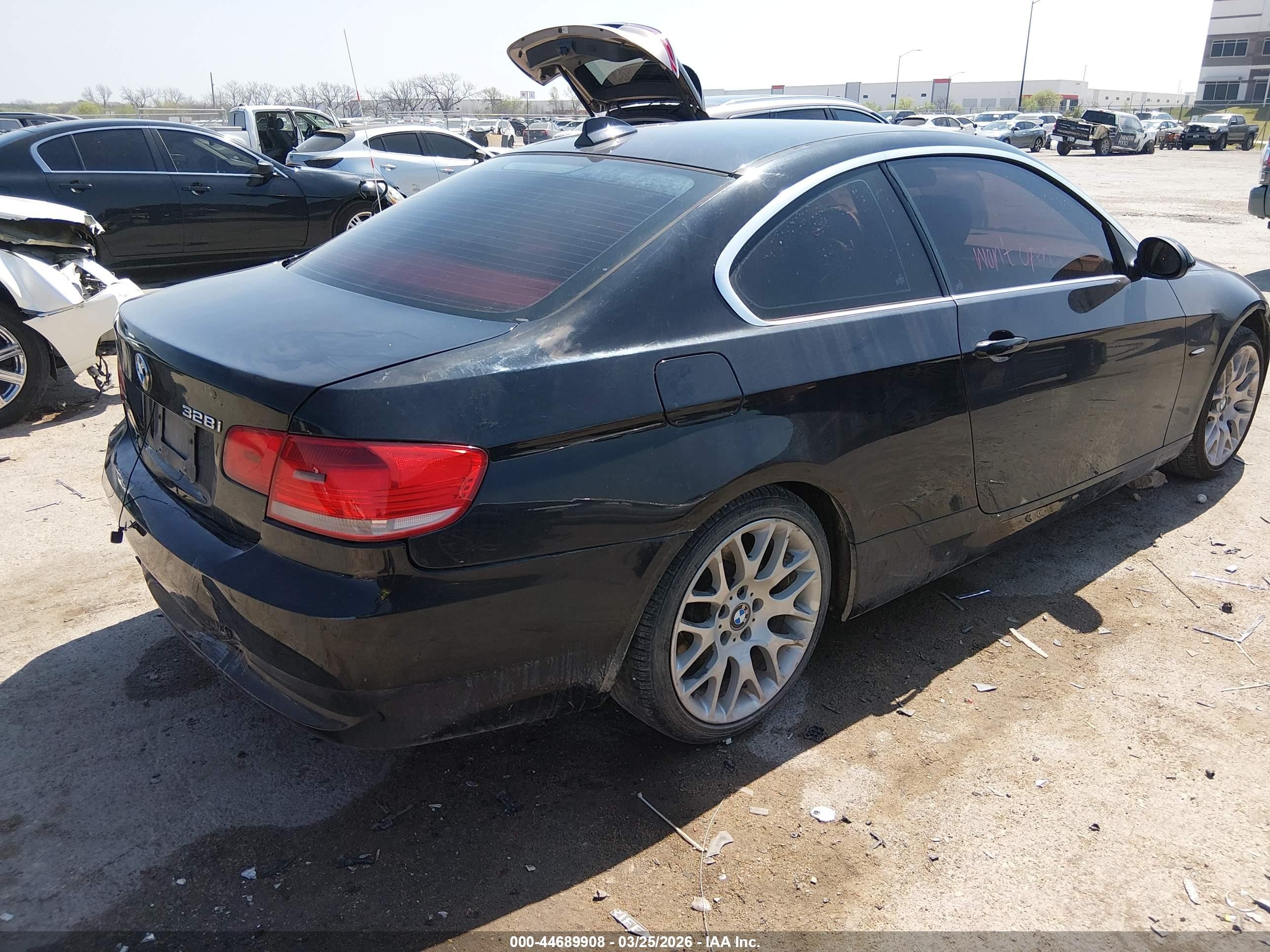 2008 Bmw 328i   Black vin: WBAWB33528P133100