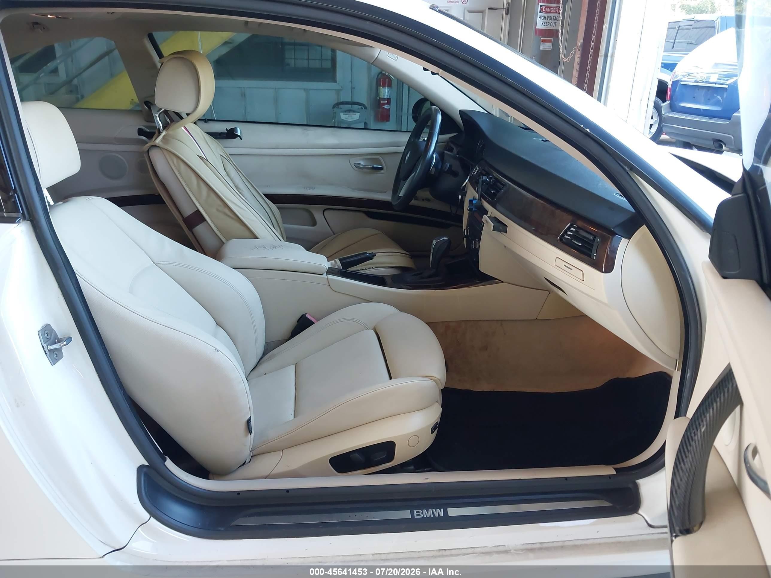 2009 Bmw 328i   White vin: WBAWB33539P138565