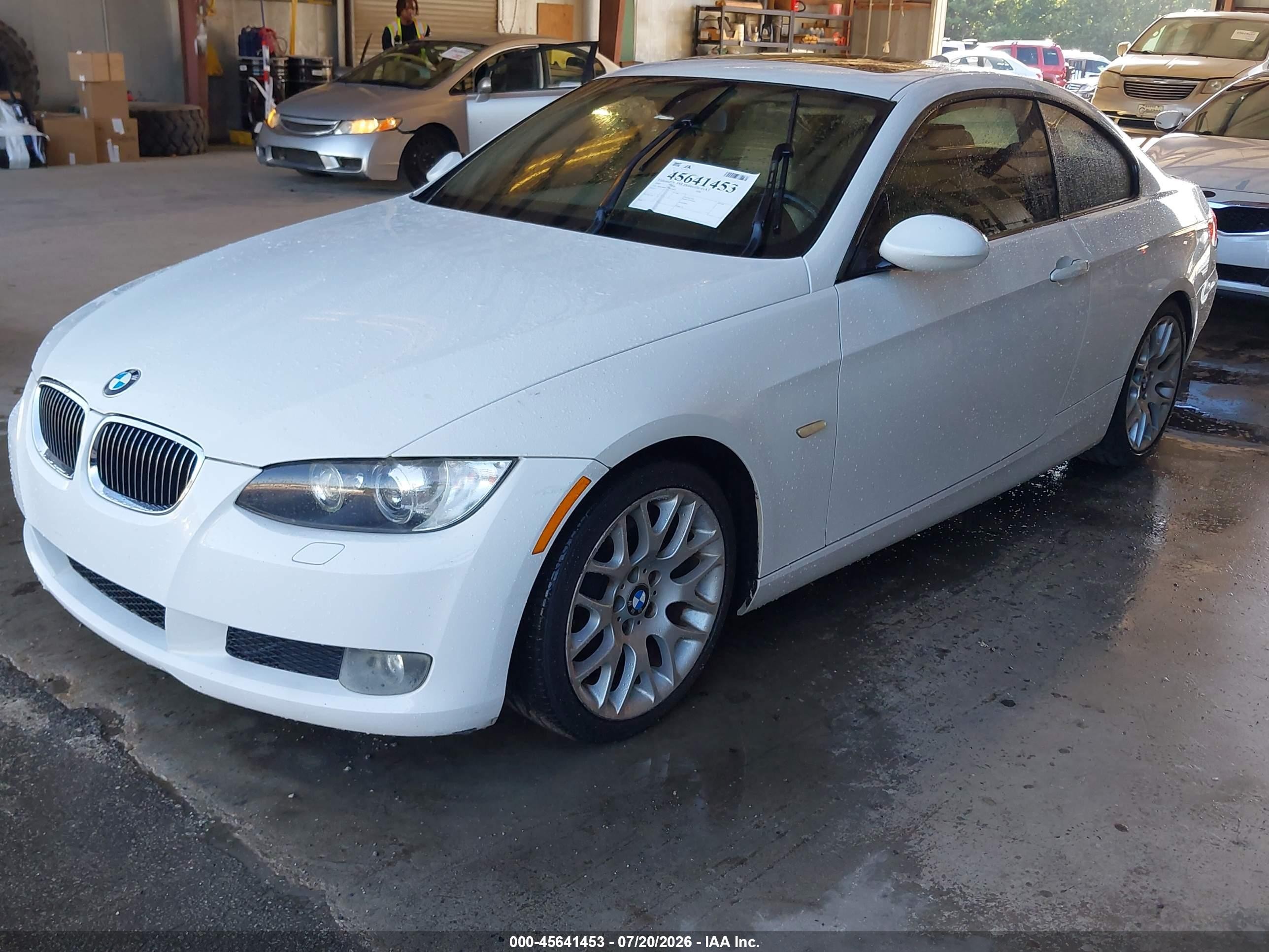 2009 Bmw 328i   White vin: WBAWB33539P138565