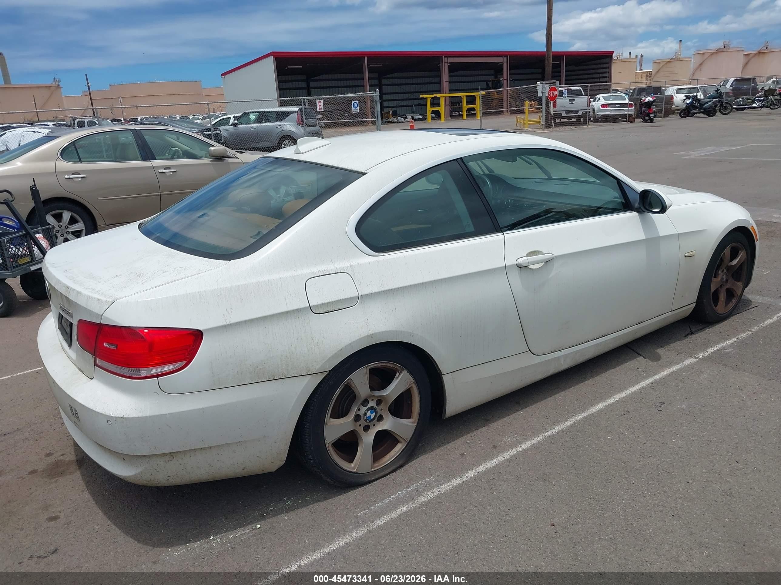 2009 Bmw 328i   White vin: WBAWB33569P138110
