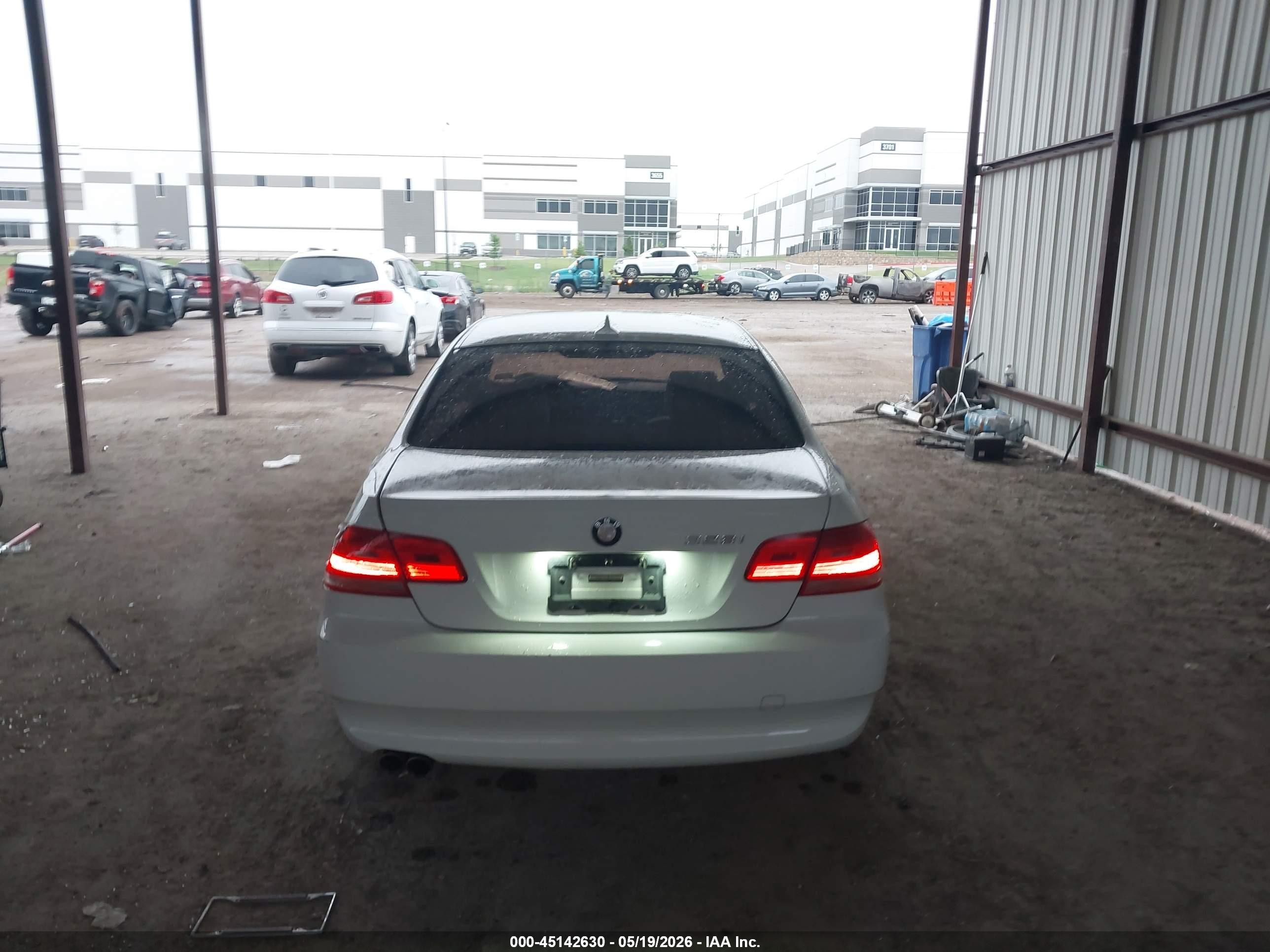 2007 Bmw 328i   White vin: WBAWB33597PV74009