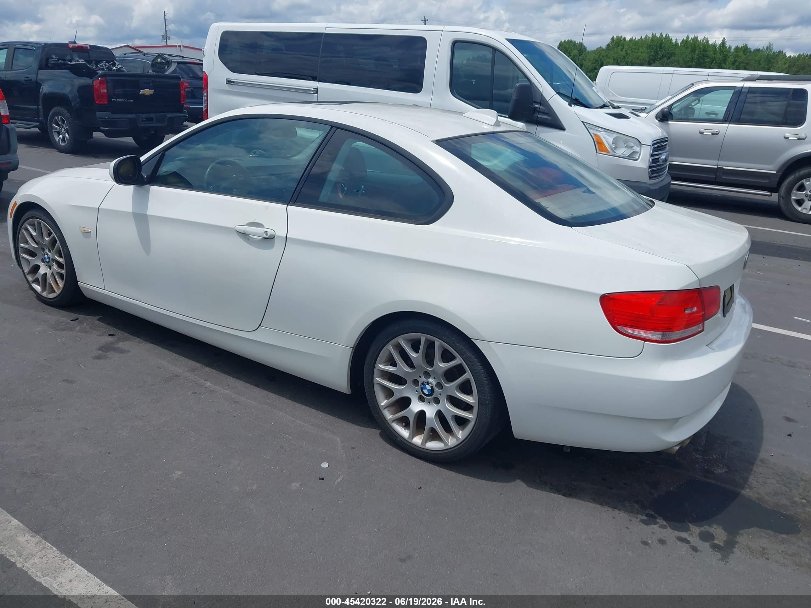 2010 Bmw 328i   White vin: WBAWB3C56AP138953
