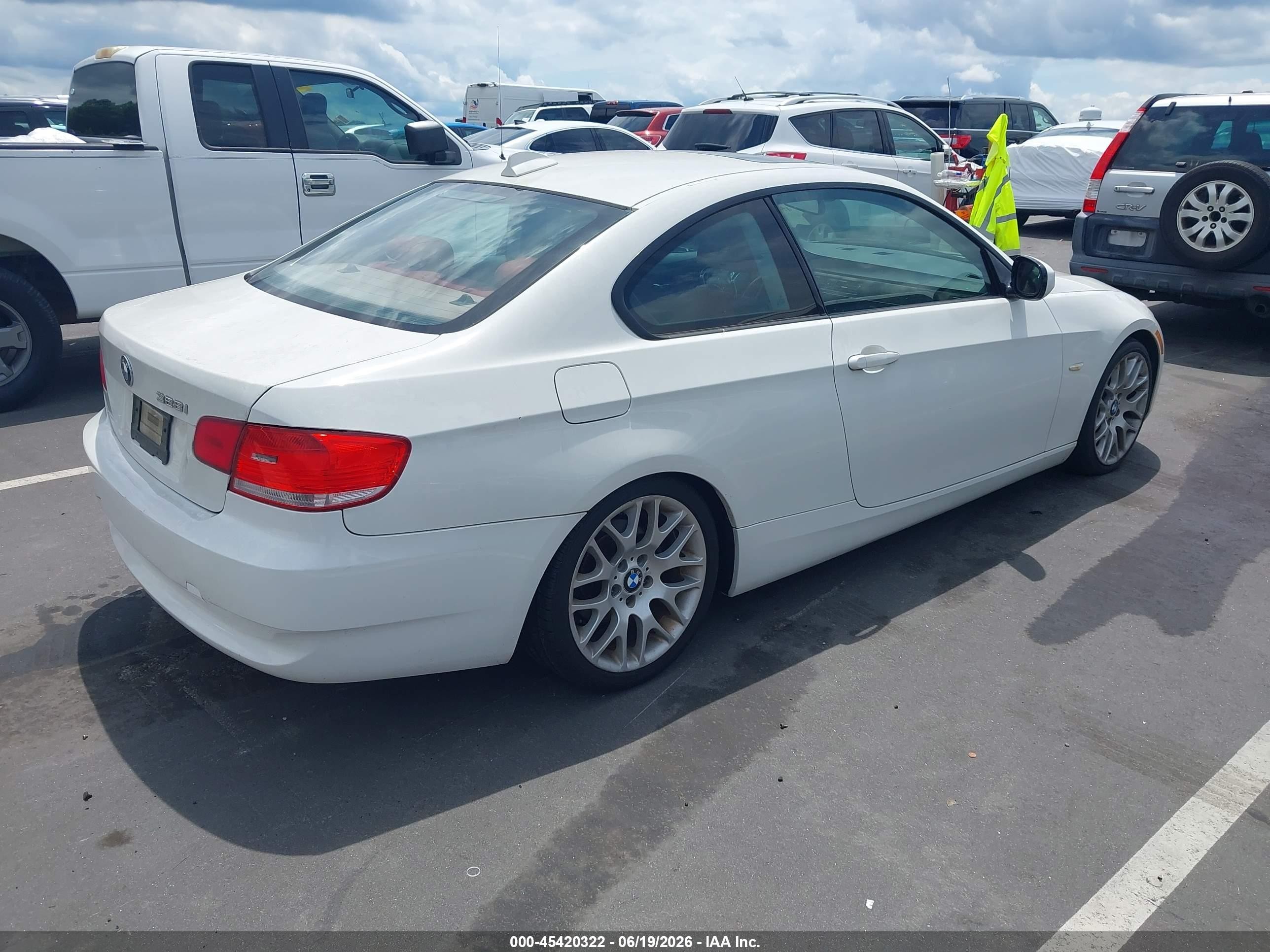 2010 Bmw 328i   White vin: WBAWB3C56AP138953