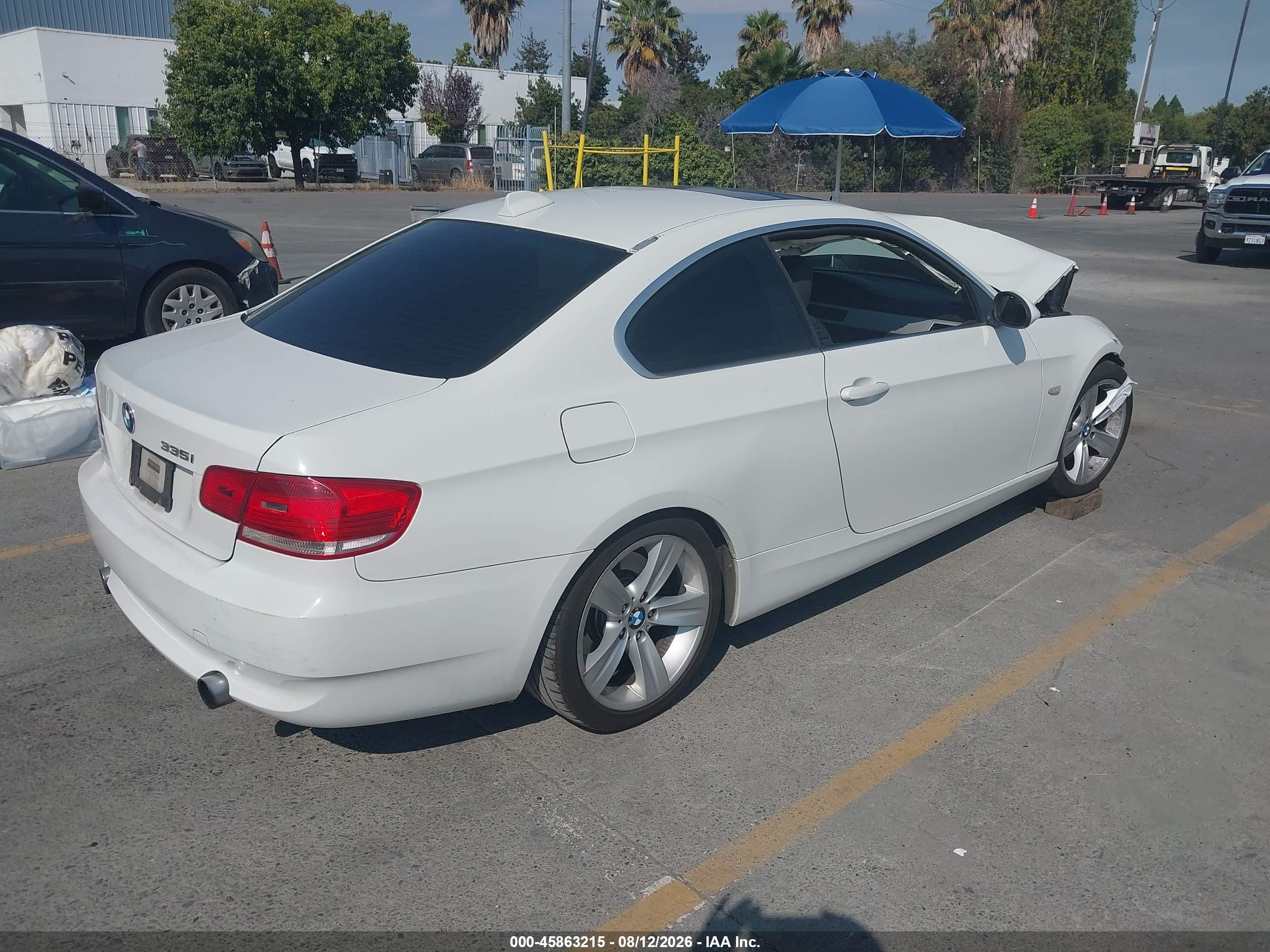 2008 Bmw 335i   White vin: WBAWB73528P039306