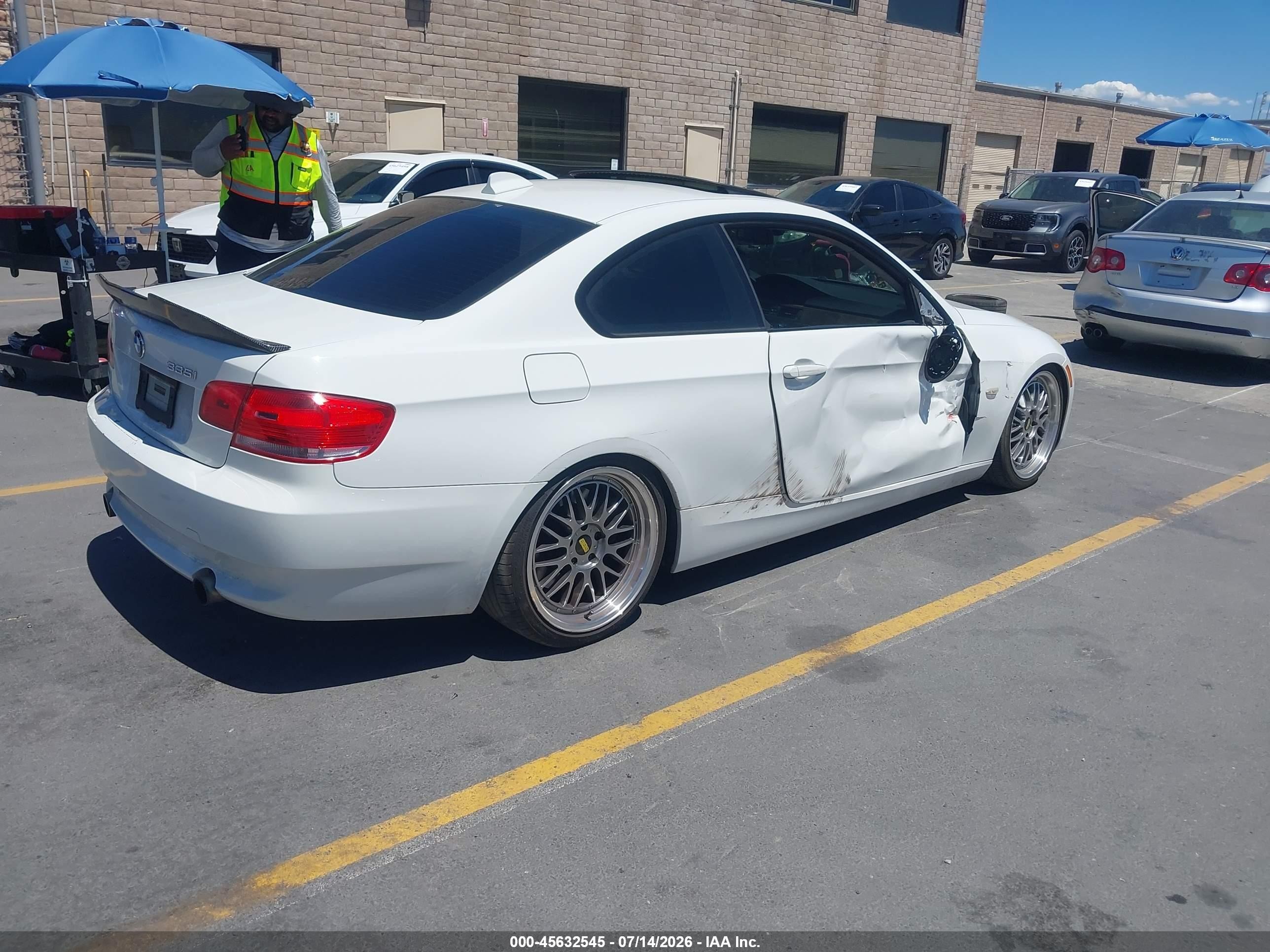 2009 Bmw 335i   White vin: WBAWB73529P046466