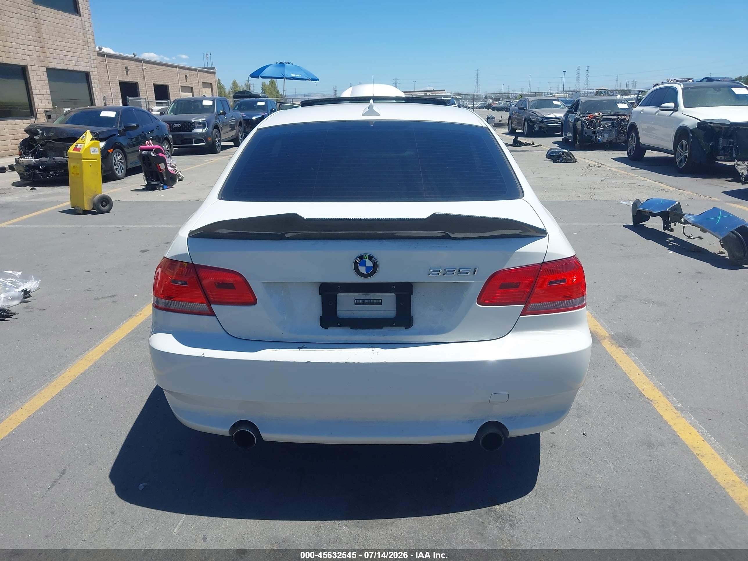 2009 Bmw 335i   White vin: WBAWB73529P046466