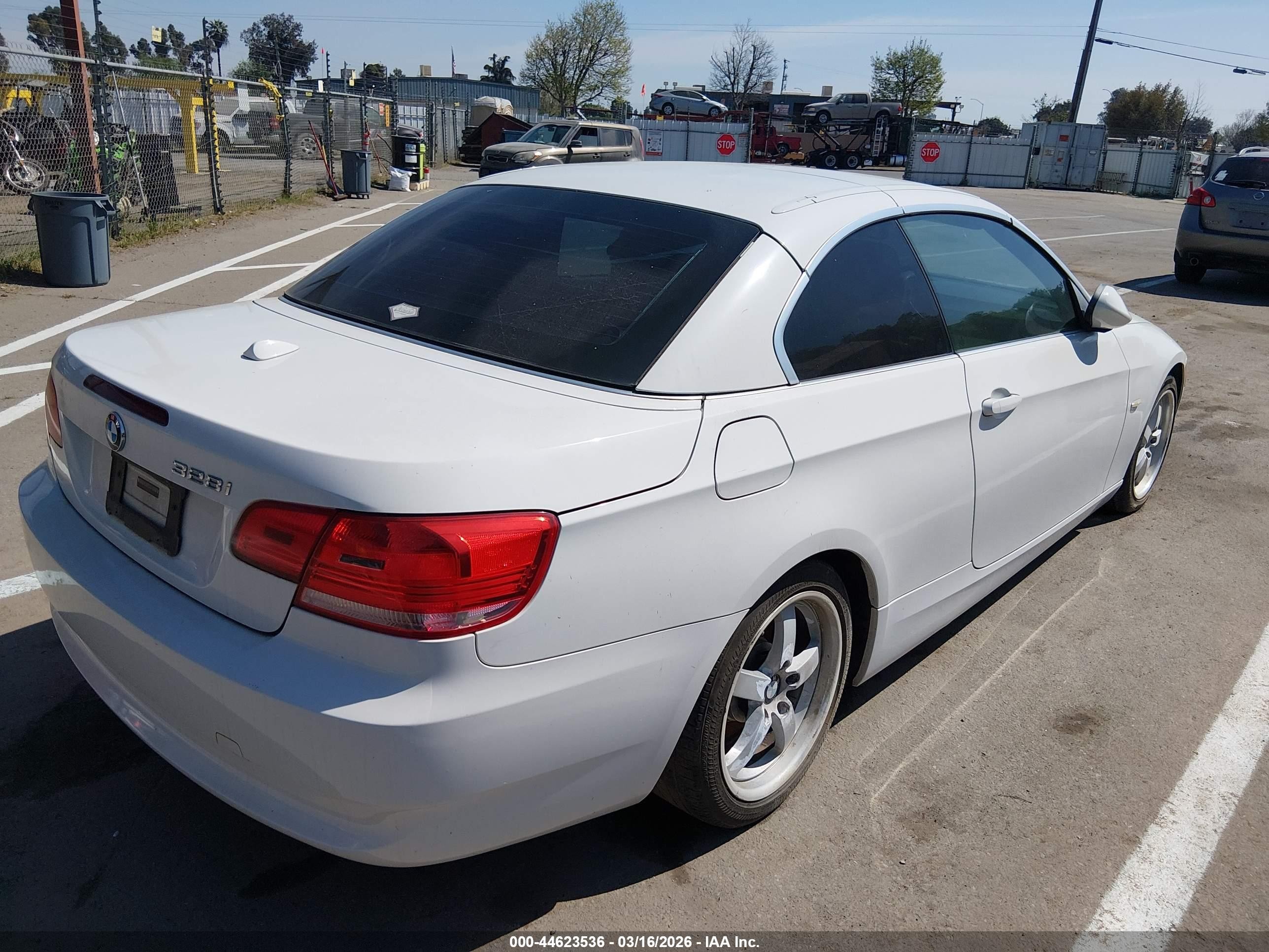 2009 Bmw 328i   Белый vin: WBAWL13519PX25557