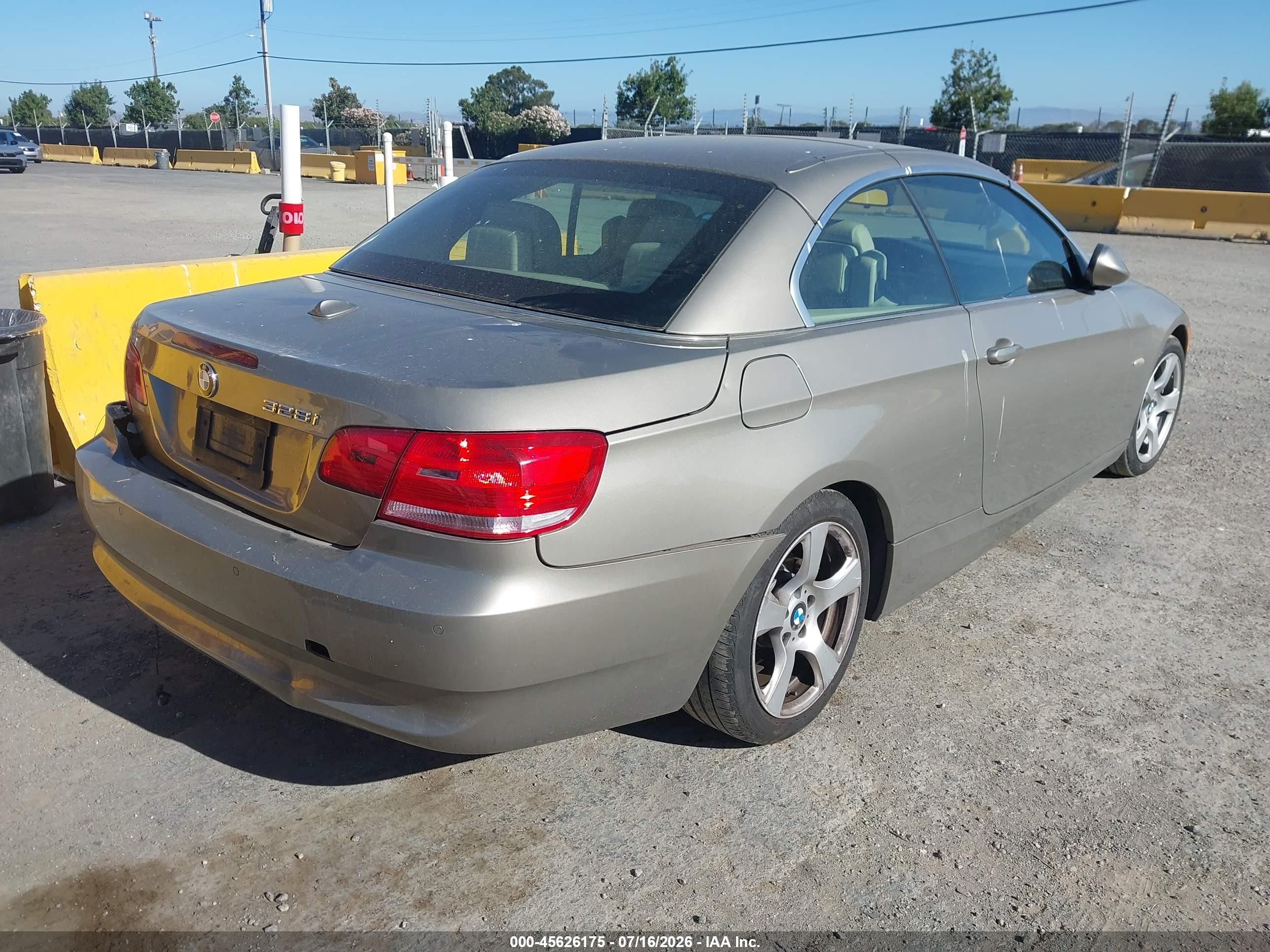 2009 Bmw 328i Beige vin: WBAWL13529PX26832
