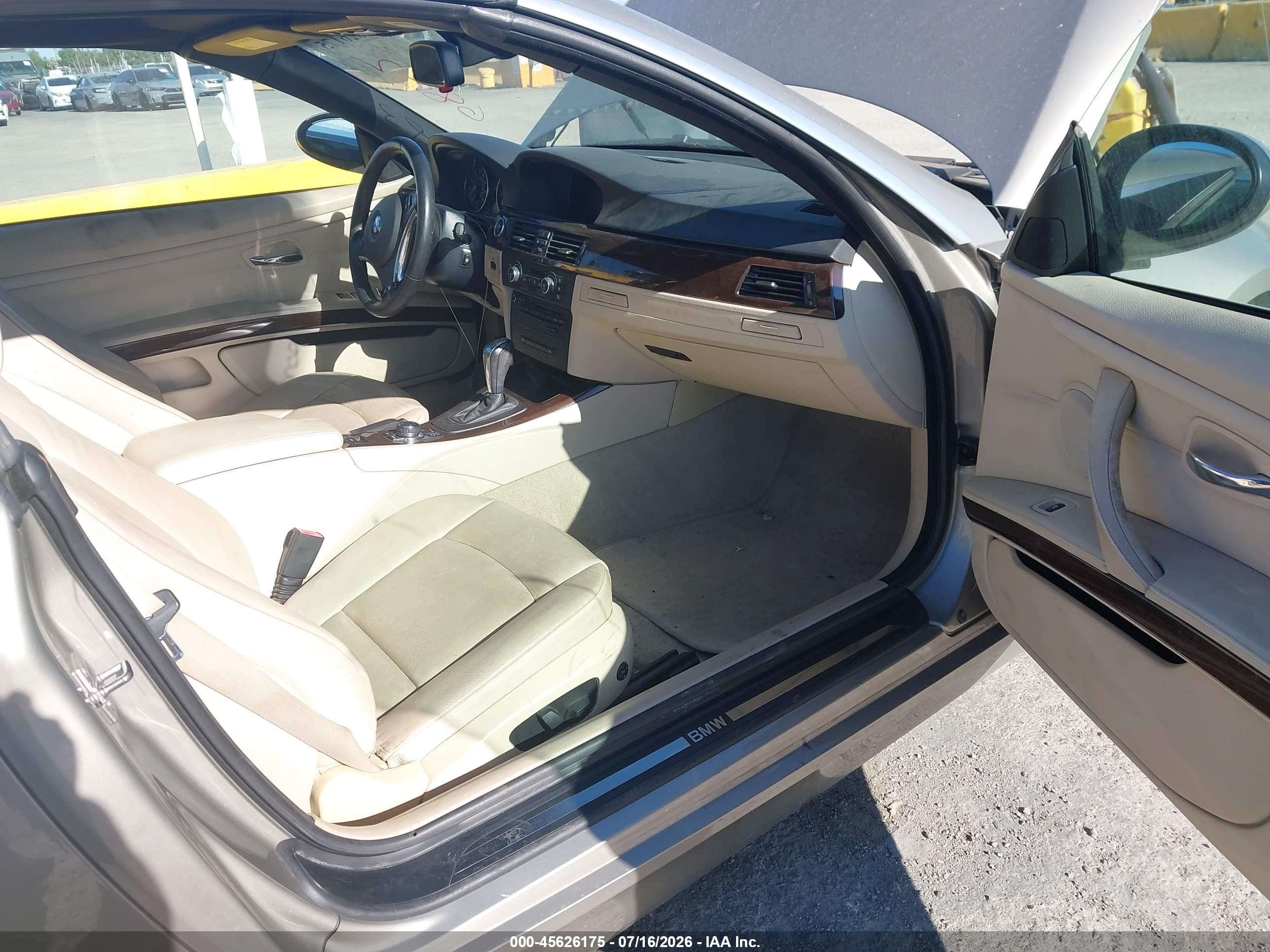2009 Bmw 328i Beige vin: WBAWL13529PX26832