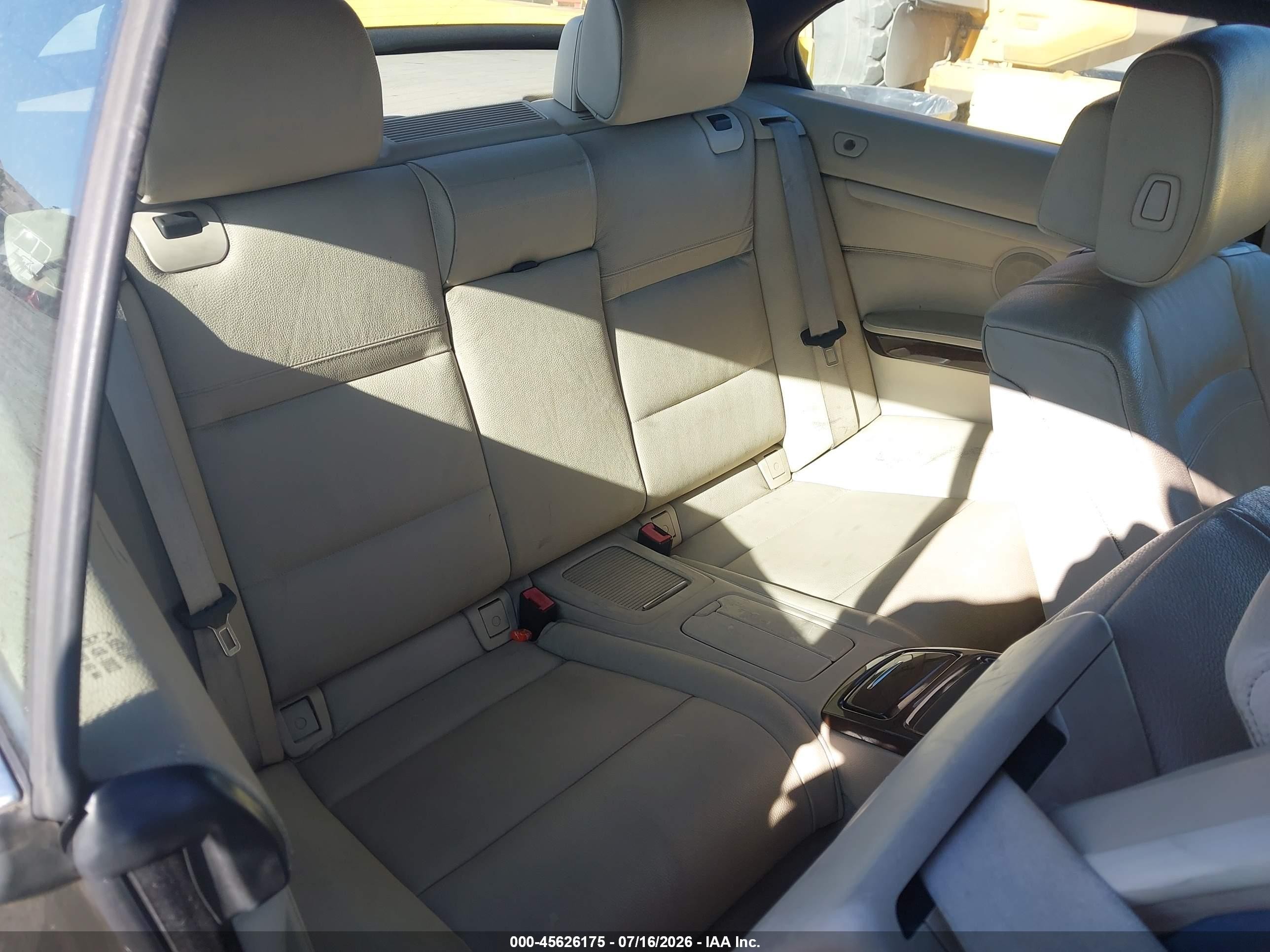 2009 Bmw 328i Beige vin: WBAWL13529PX26832
