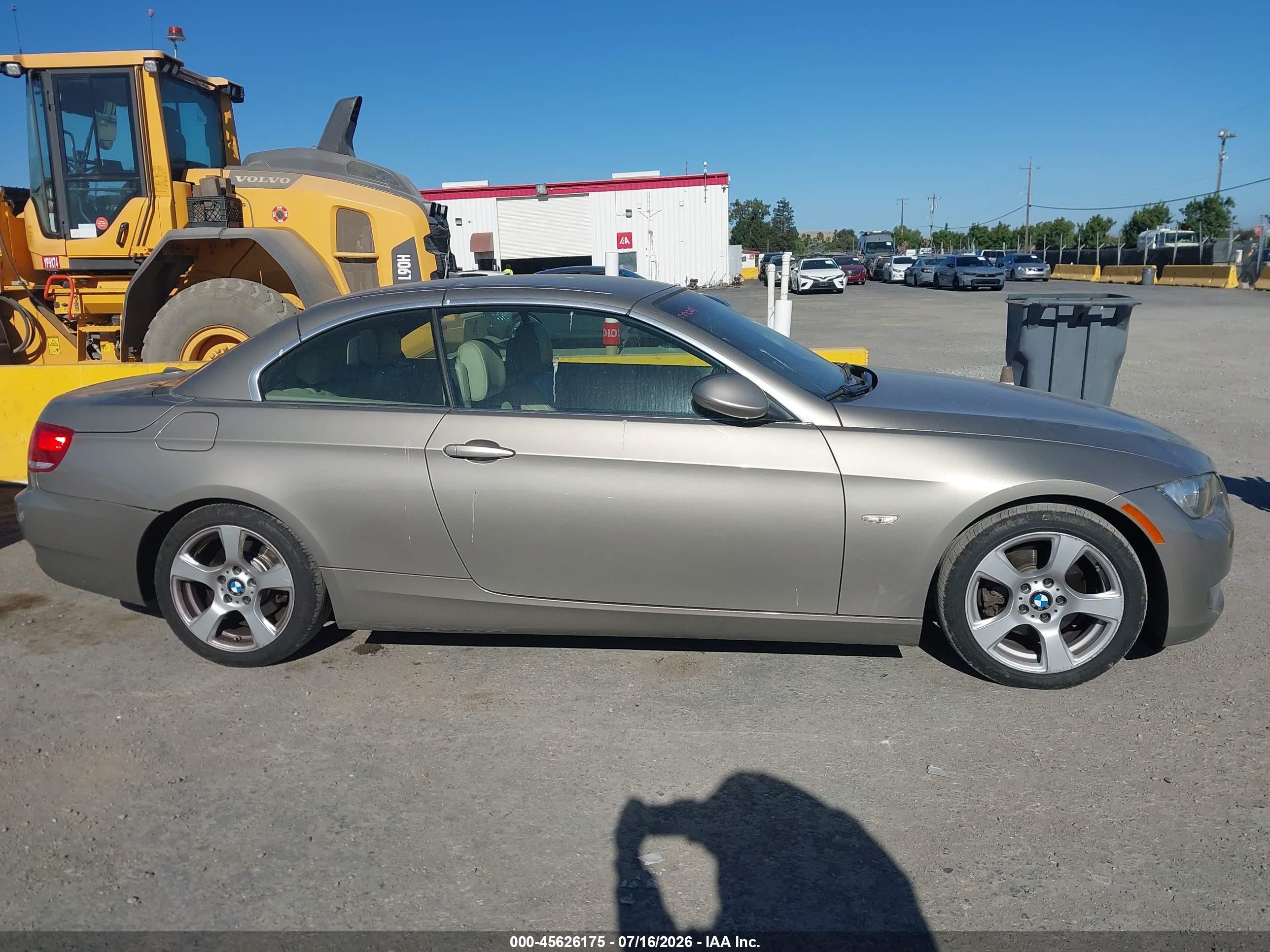 2009 Bmw 328i Beige vin: WBAWL13529PX26832