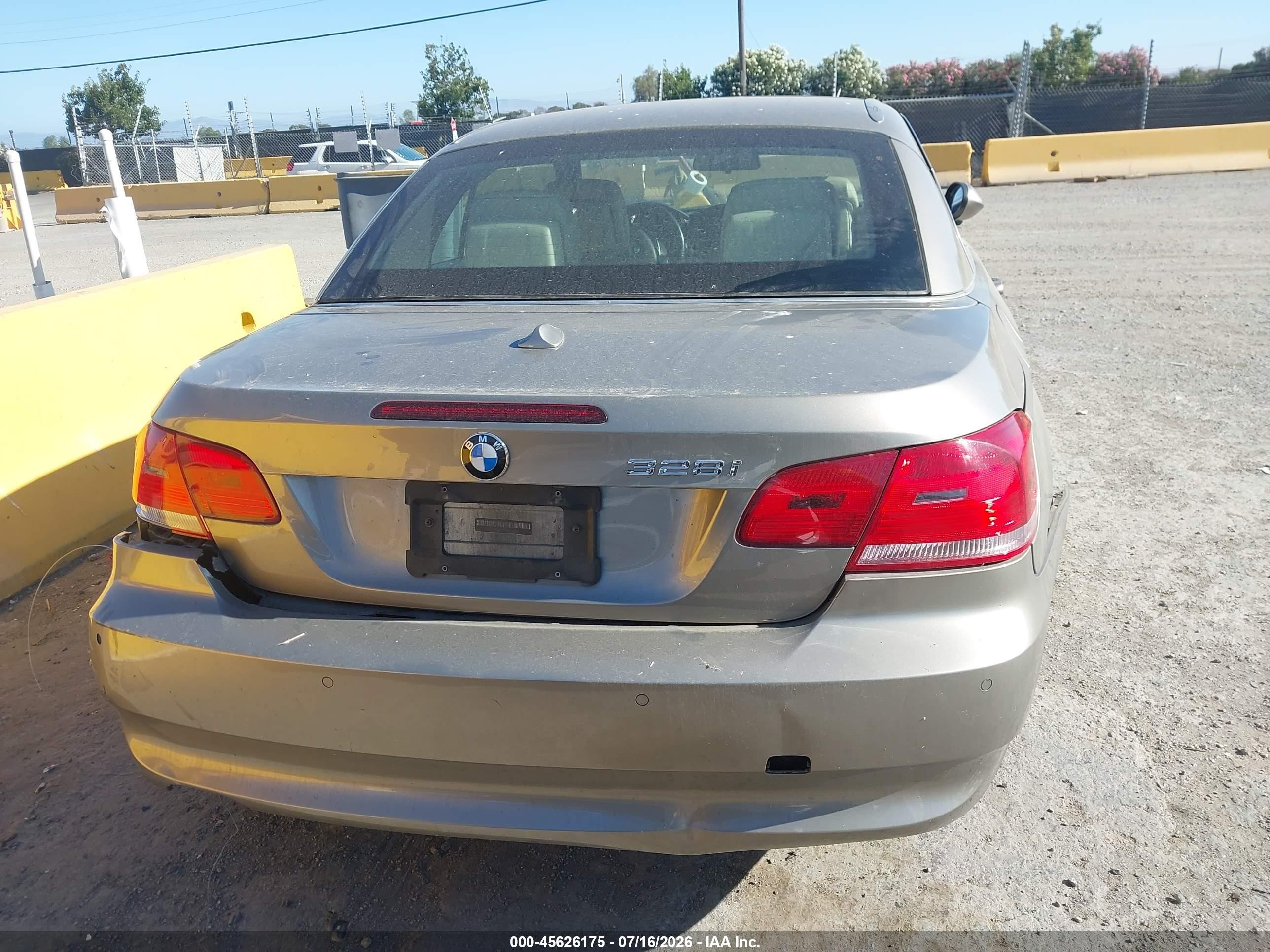 2009 Bmw 328i Beige vin: WBAWL13529PX26832