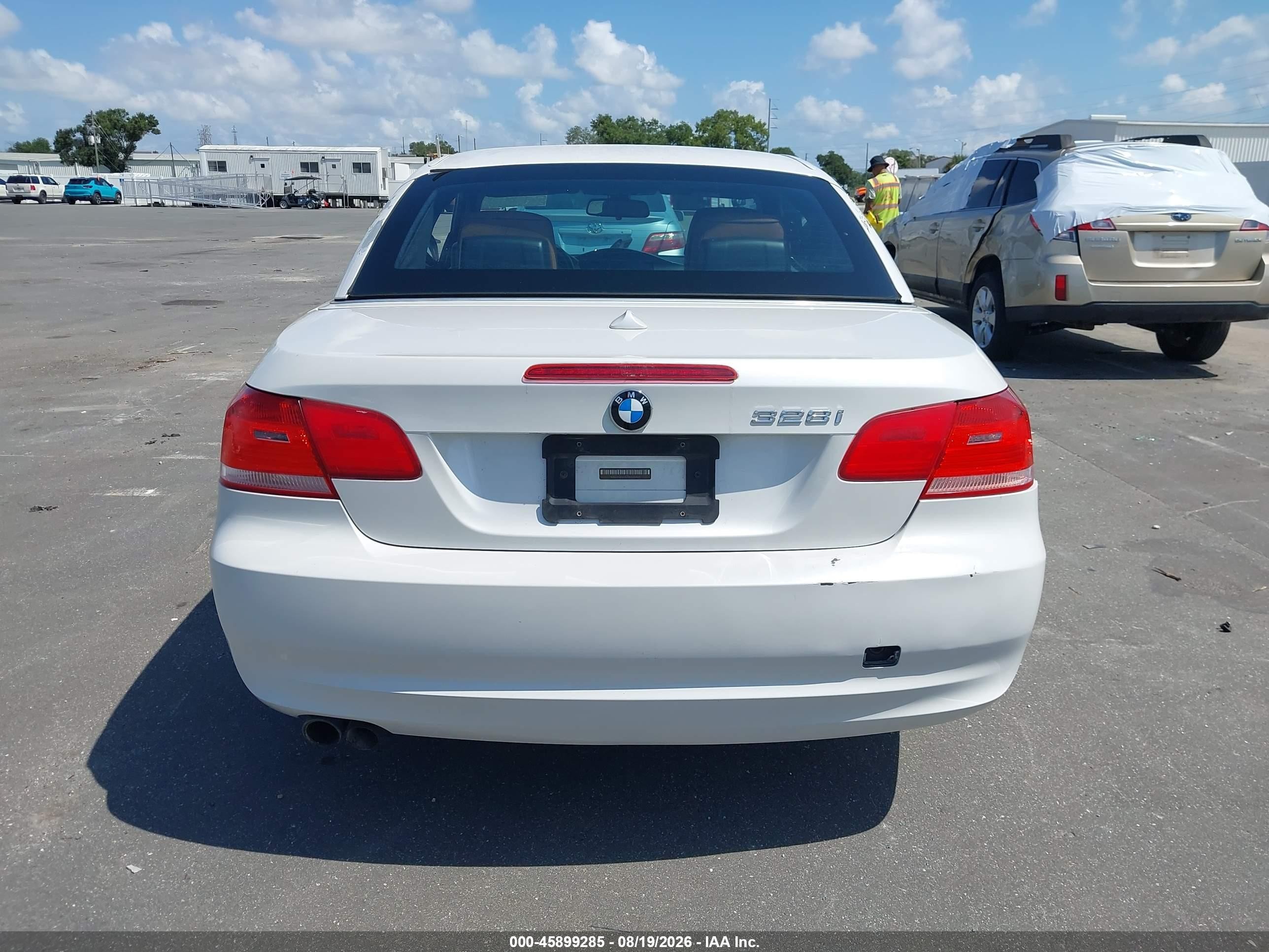 2009 Bmw 328i   White vin: WBAWL13539PX27049