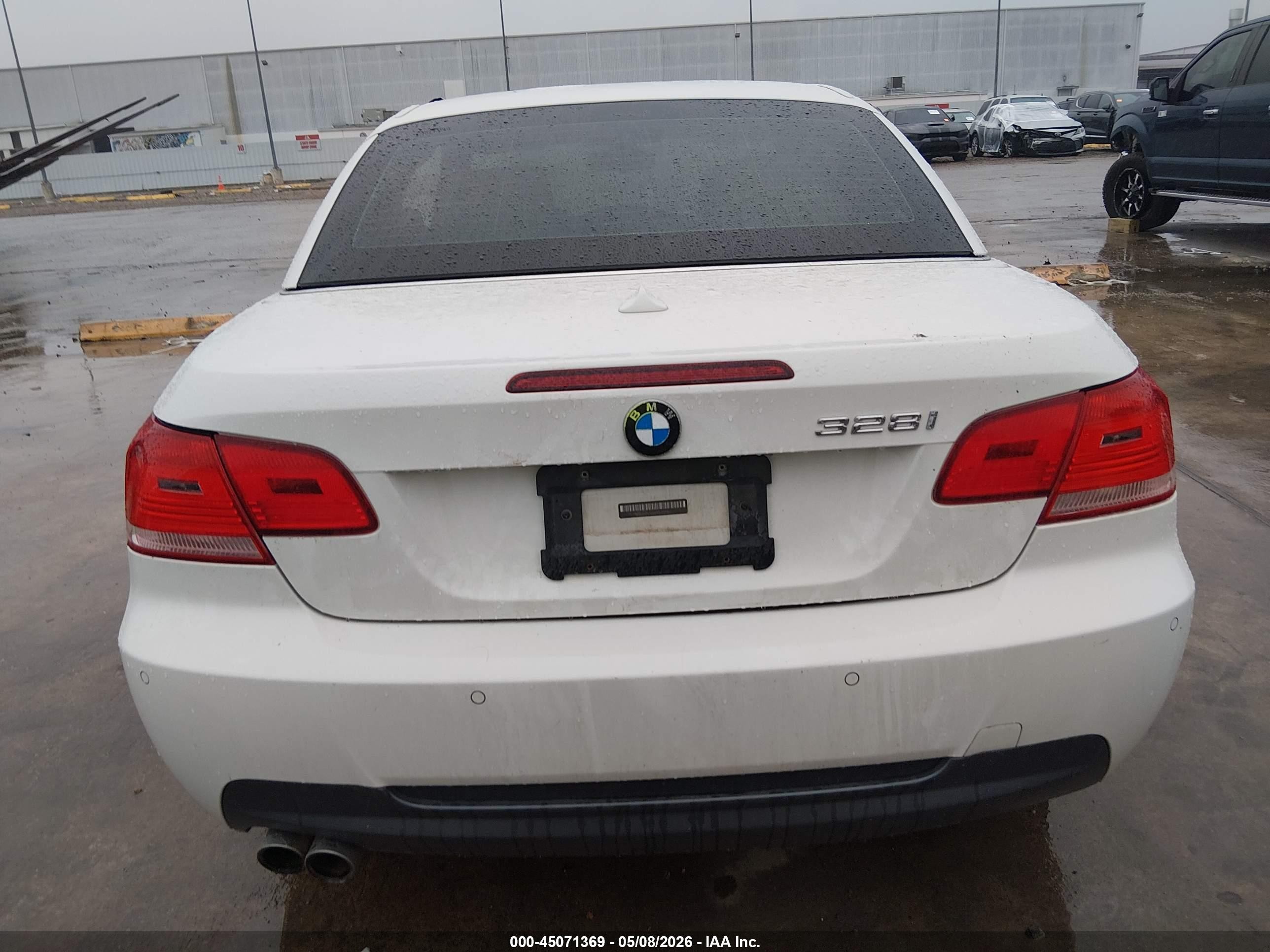 2009 Bmw 328i   White vin: WBAWL13589PX27127