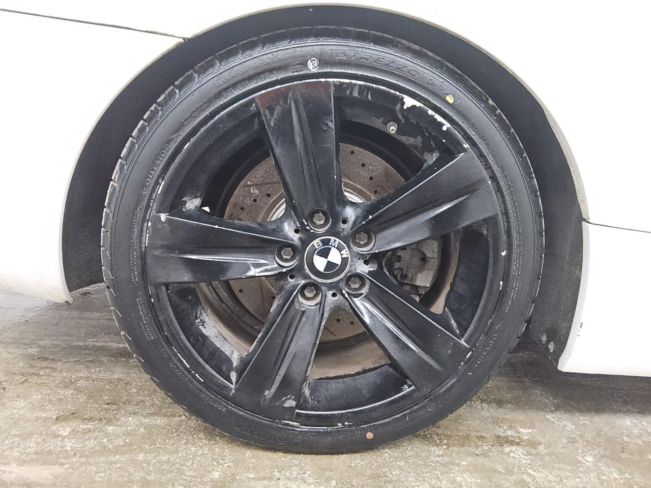 2009 Bmw 335 I White vin: WBAWL73519P473750 Damage: Right Rear Wheel, Curb Rash, > 12 Inches