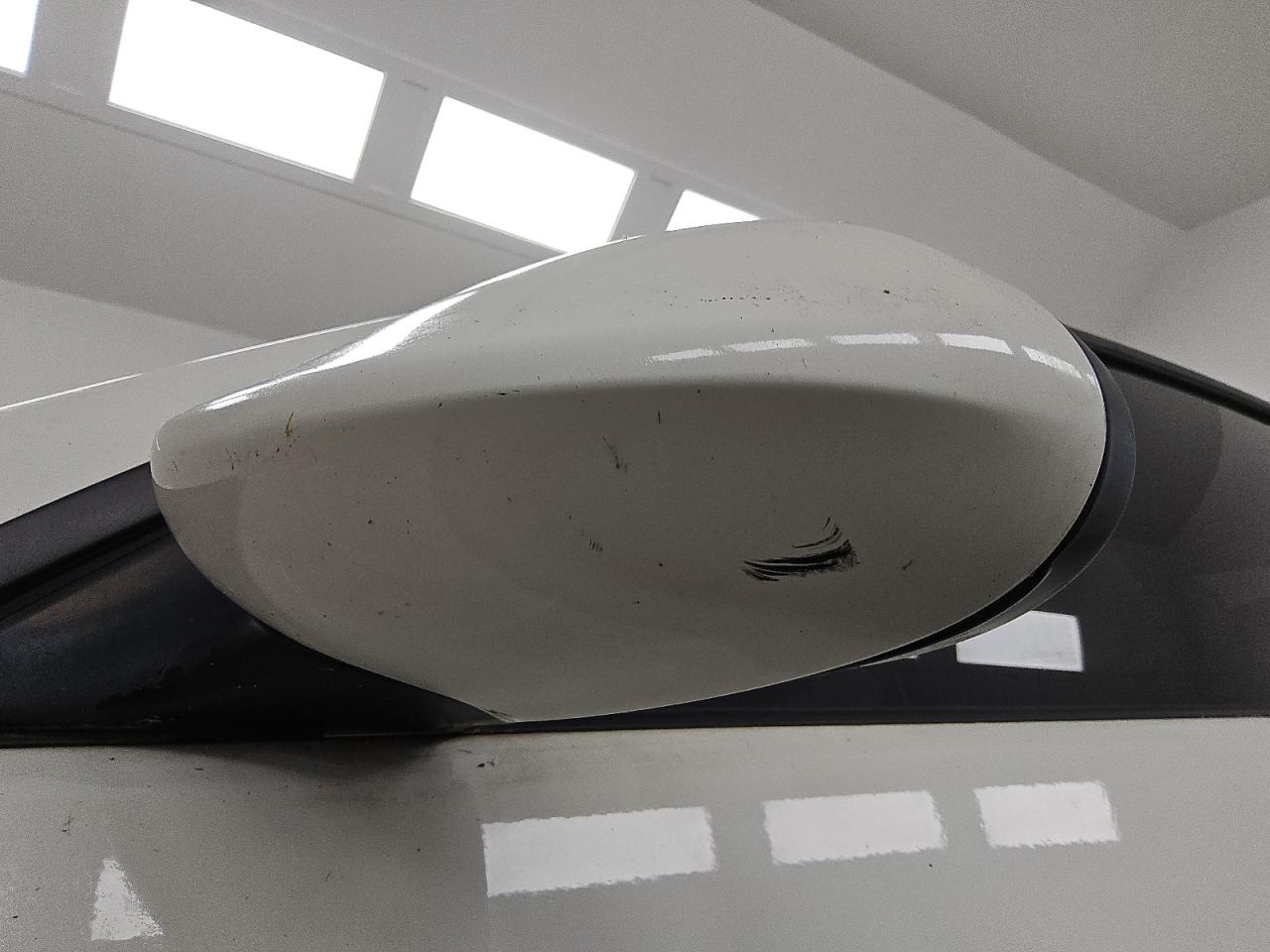 2009 Bmw 335 I White vin: WBAWL73519P473750 Damage: Lf Mirror Cover, Scraped, 2 To 3 Inches