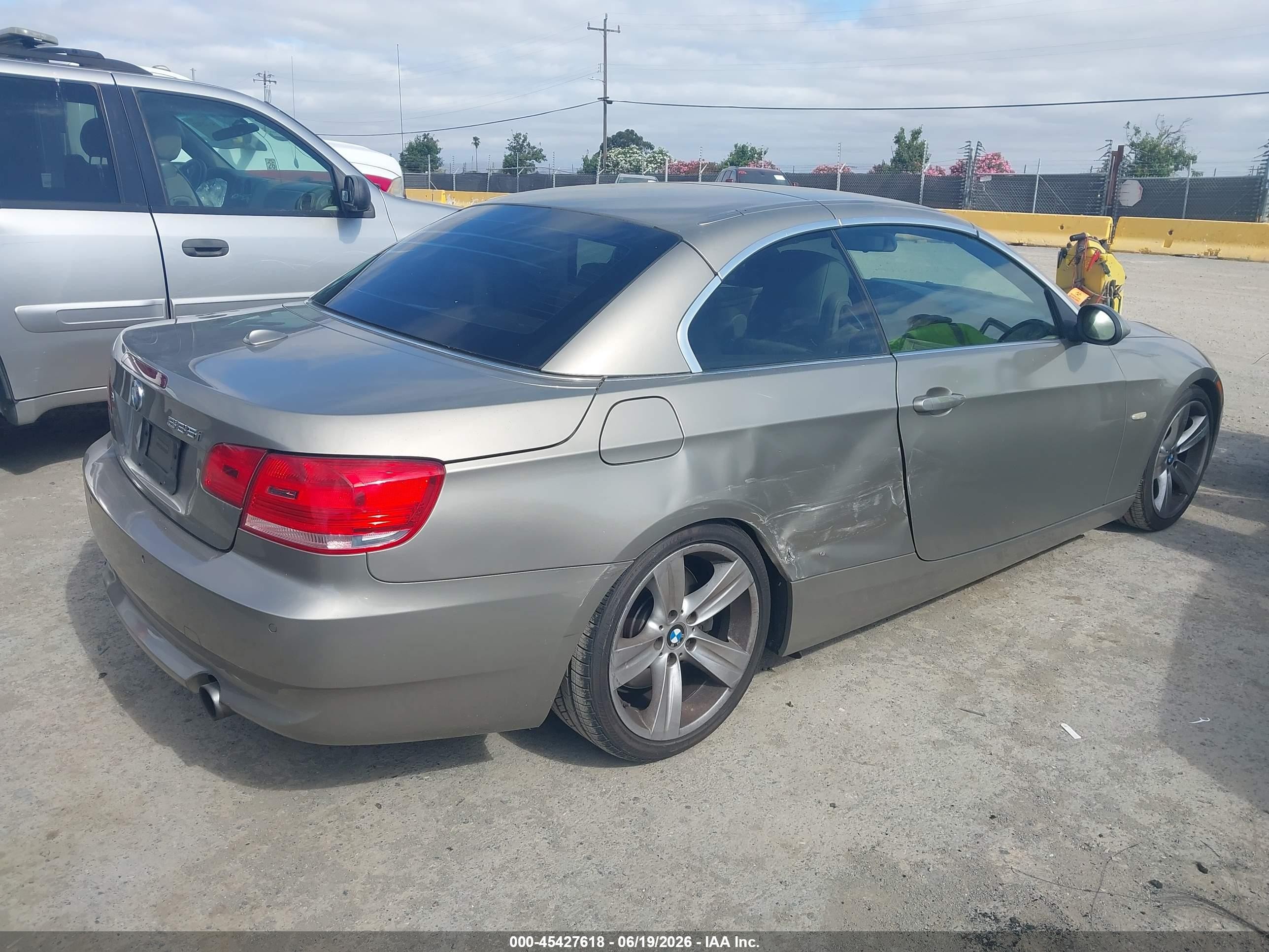 2008 Bmw 335i   Gold vin: WBAWL73598PX54807