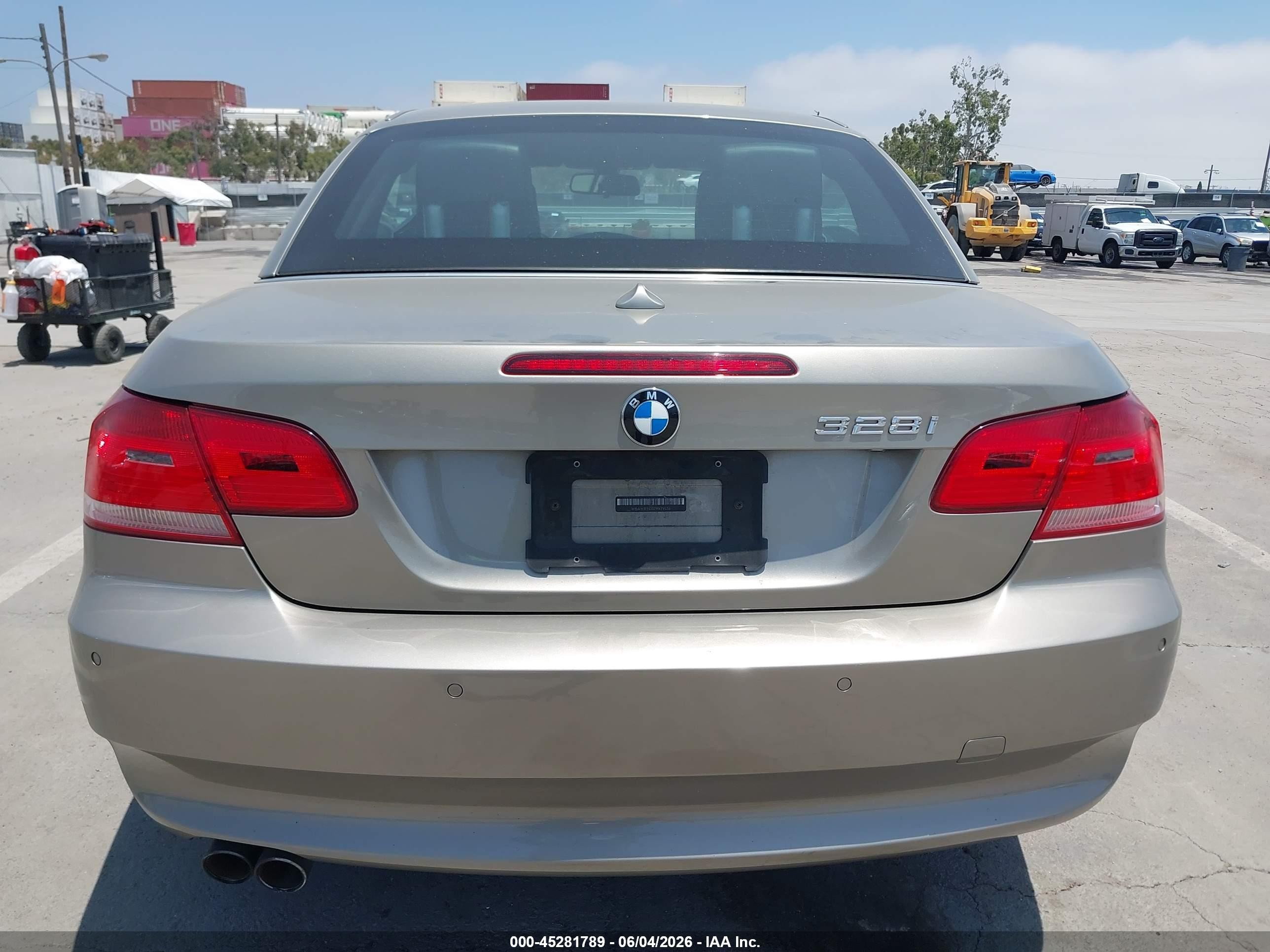 2007 Bmw 328i   Silver vin: WBAWR33507PX79536