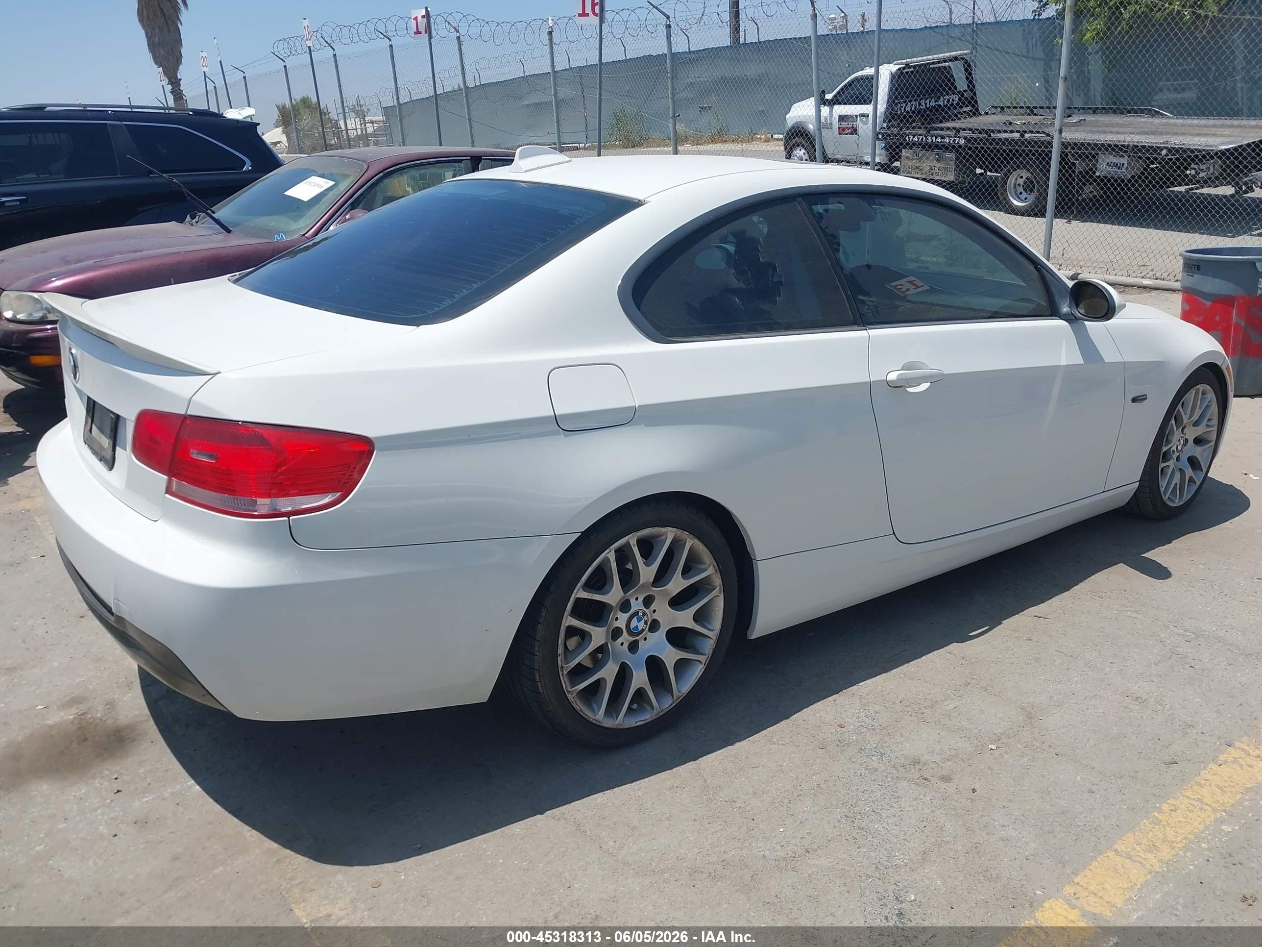 2008 Bmw 328i   White vin: WBAWV13538P121078