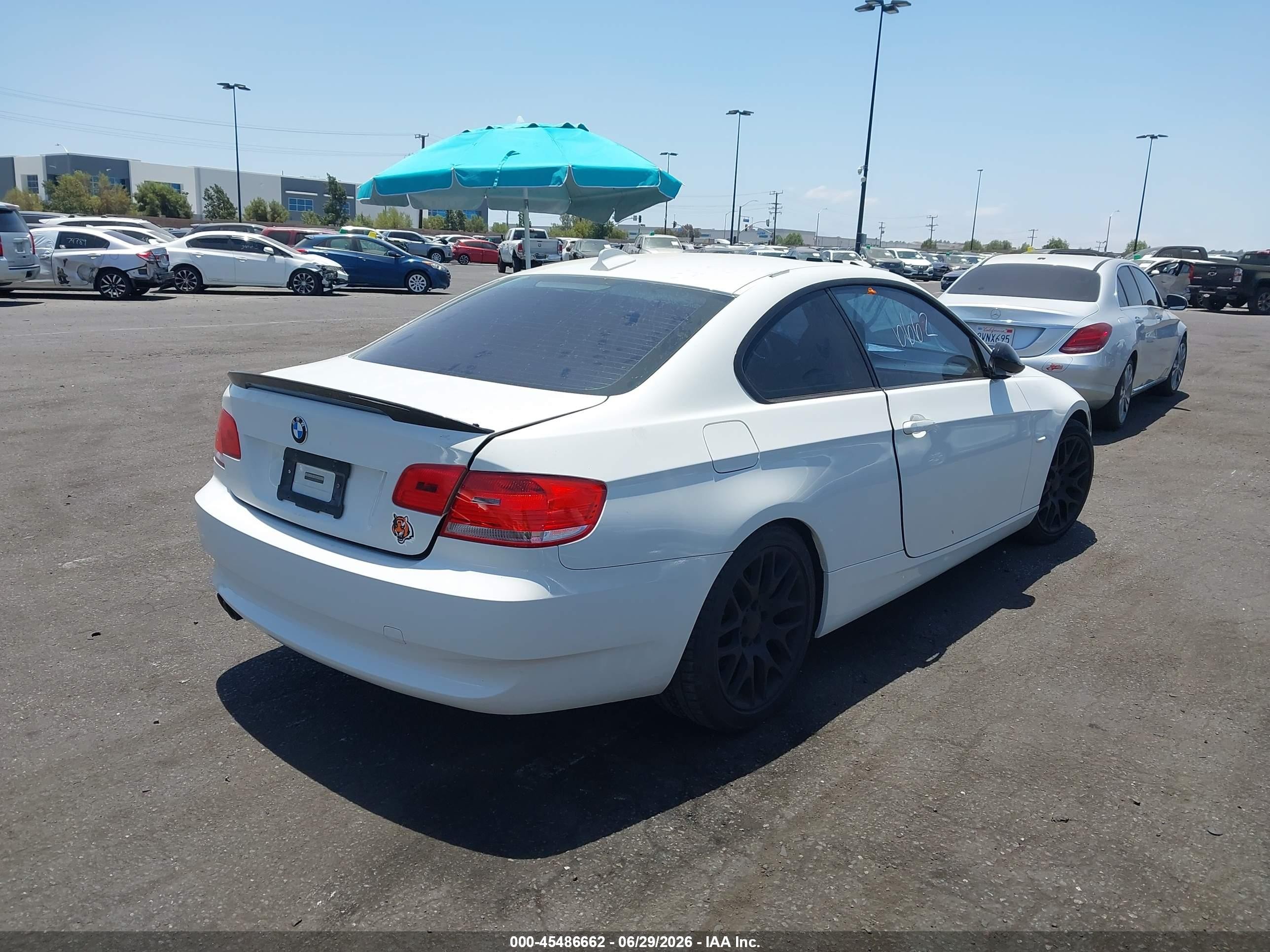 2009 Bmw 328i   White vin: WBAWV13559P123142